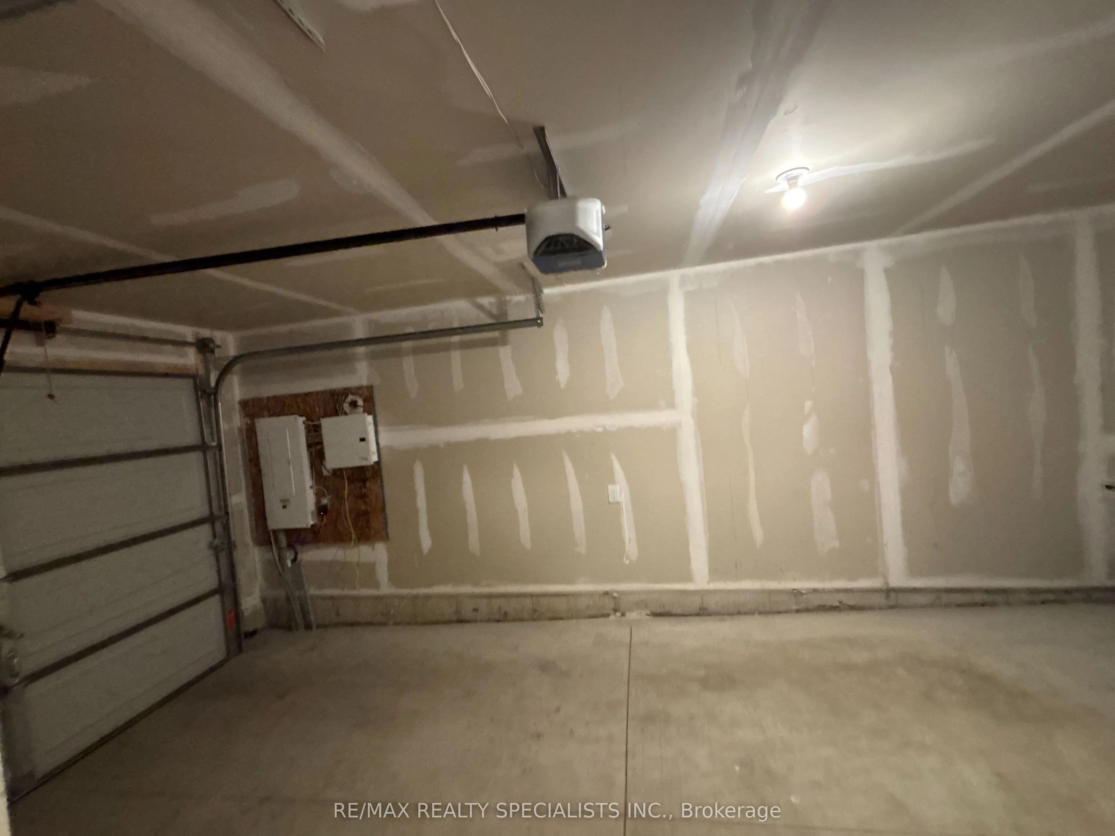 590 North Service Road, #135