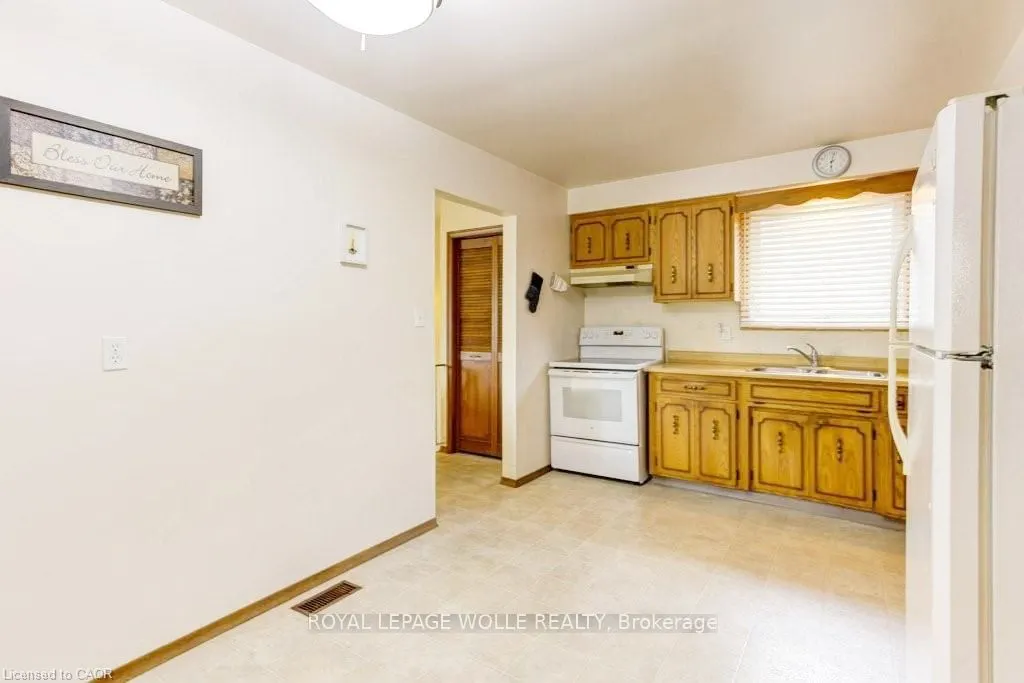 582 Skylark Road
