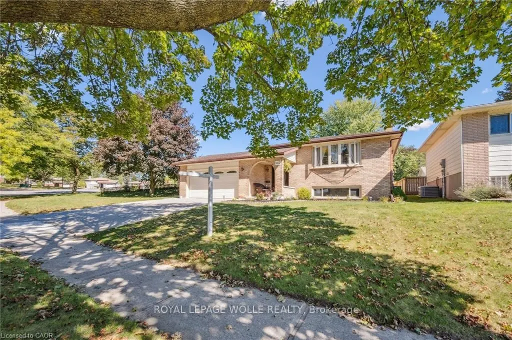 582 Skylark Road