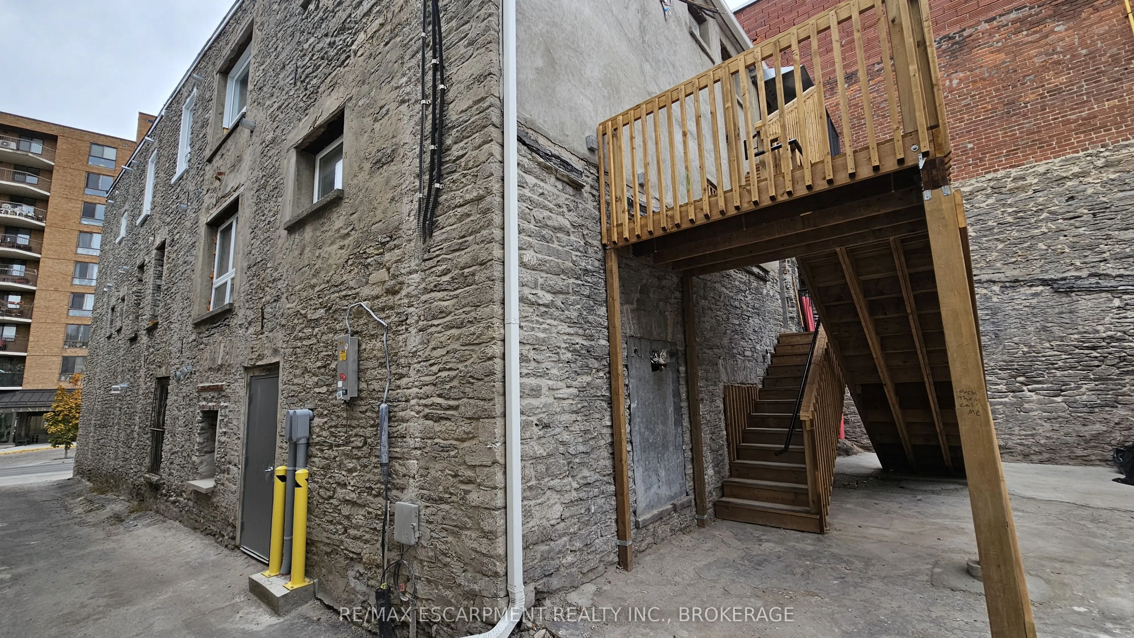 363 Front Street