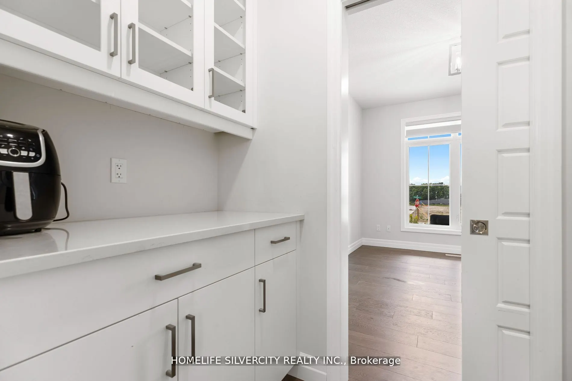 1937 Boardwalk Way