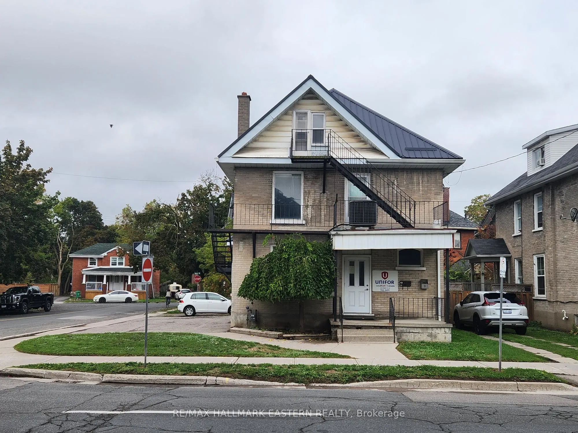 203 Park Street N