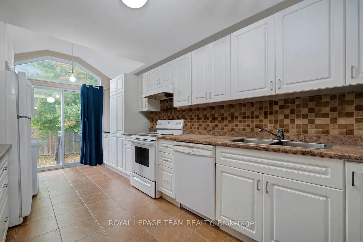 613 Latour Crescent