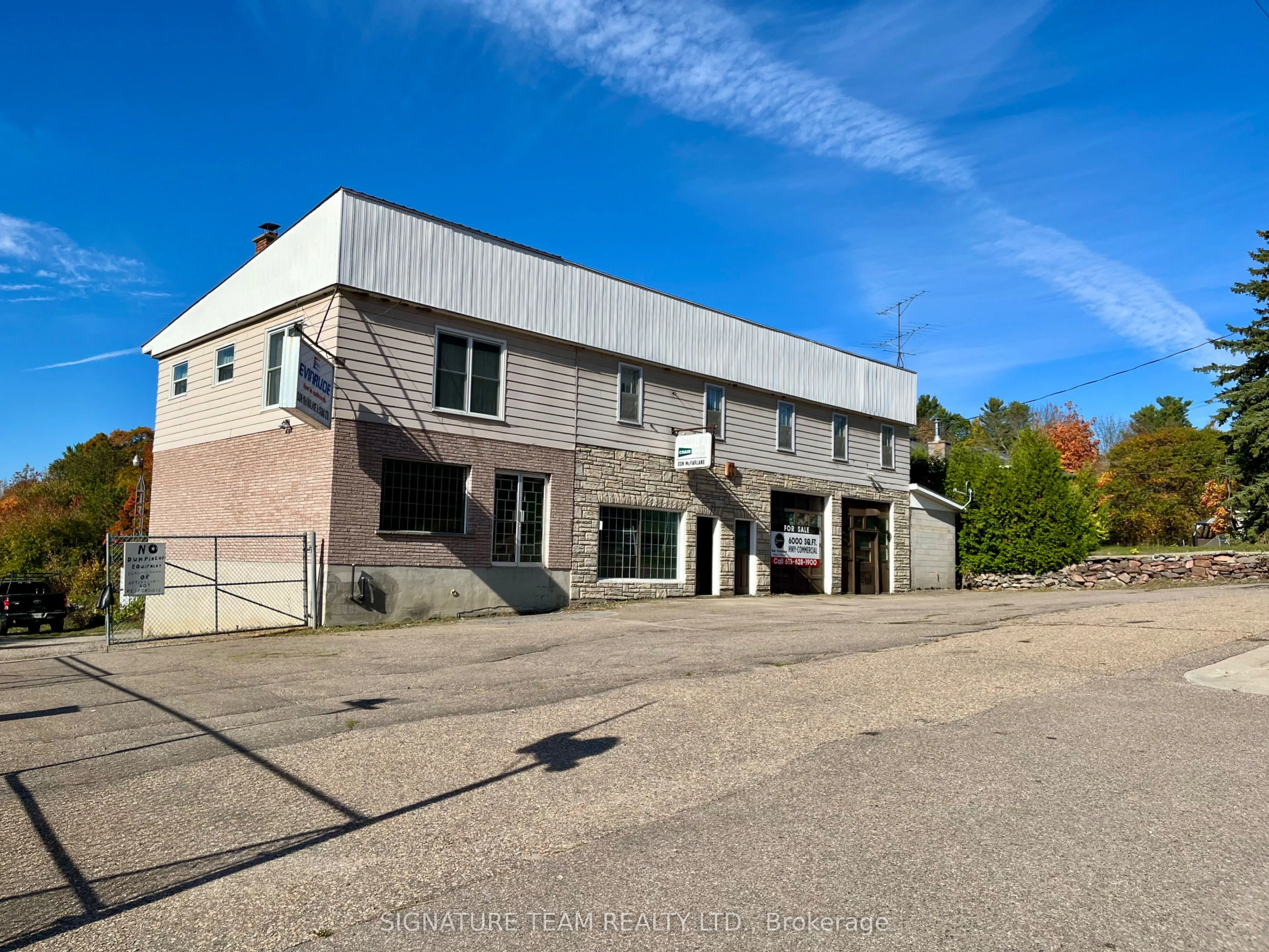 292 Bonnechere Street W
