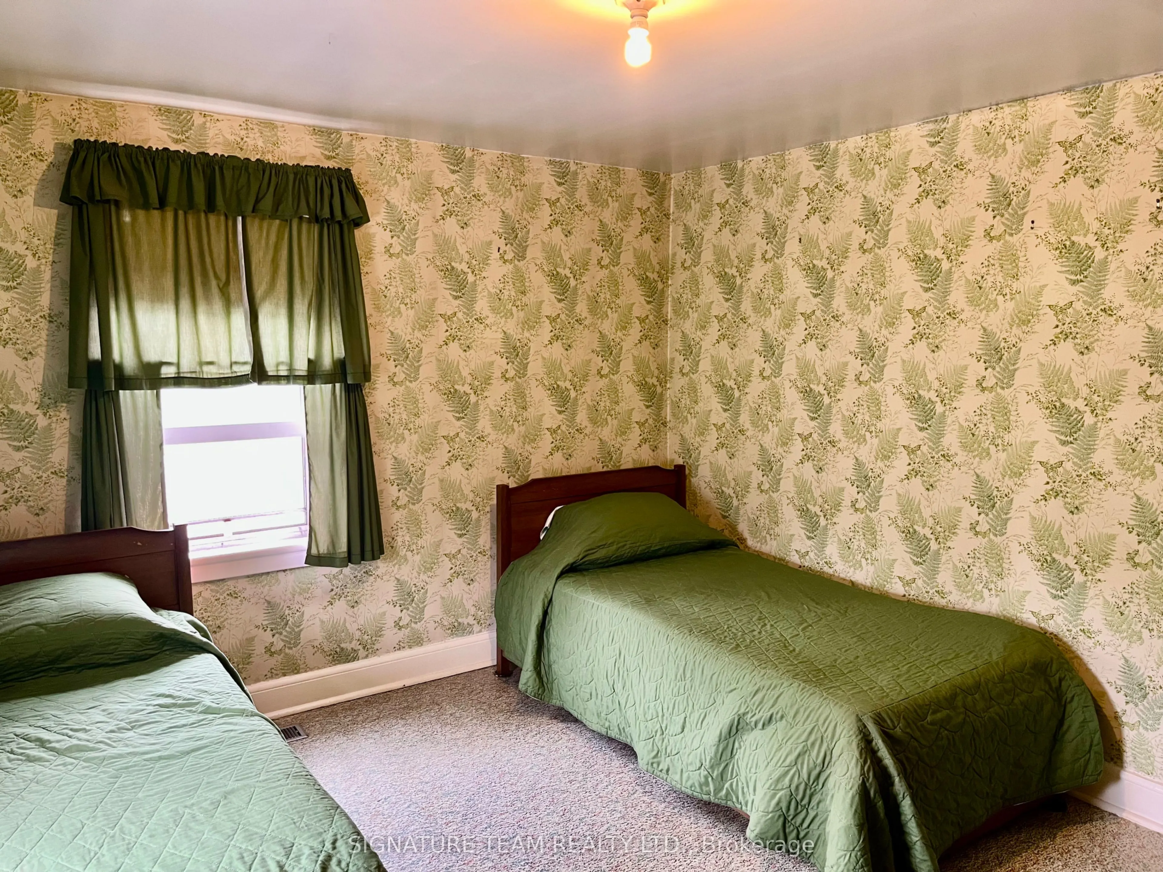 292 Bonnechere Street W