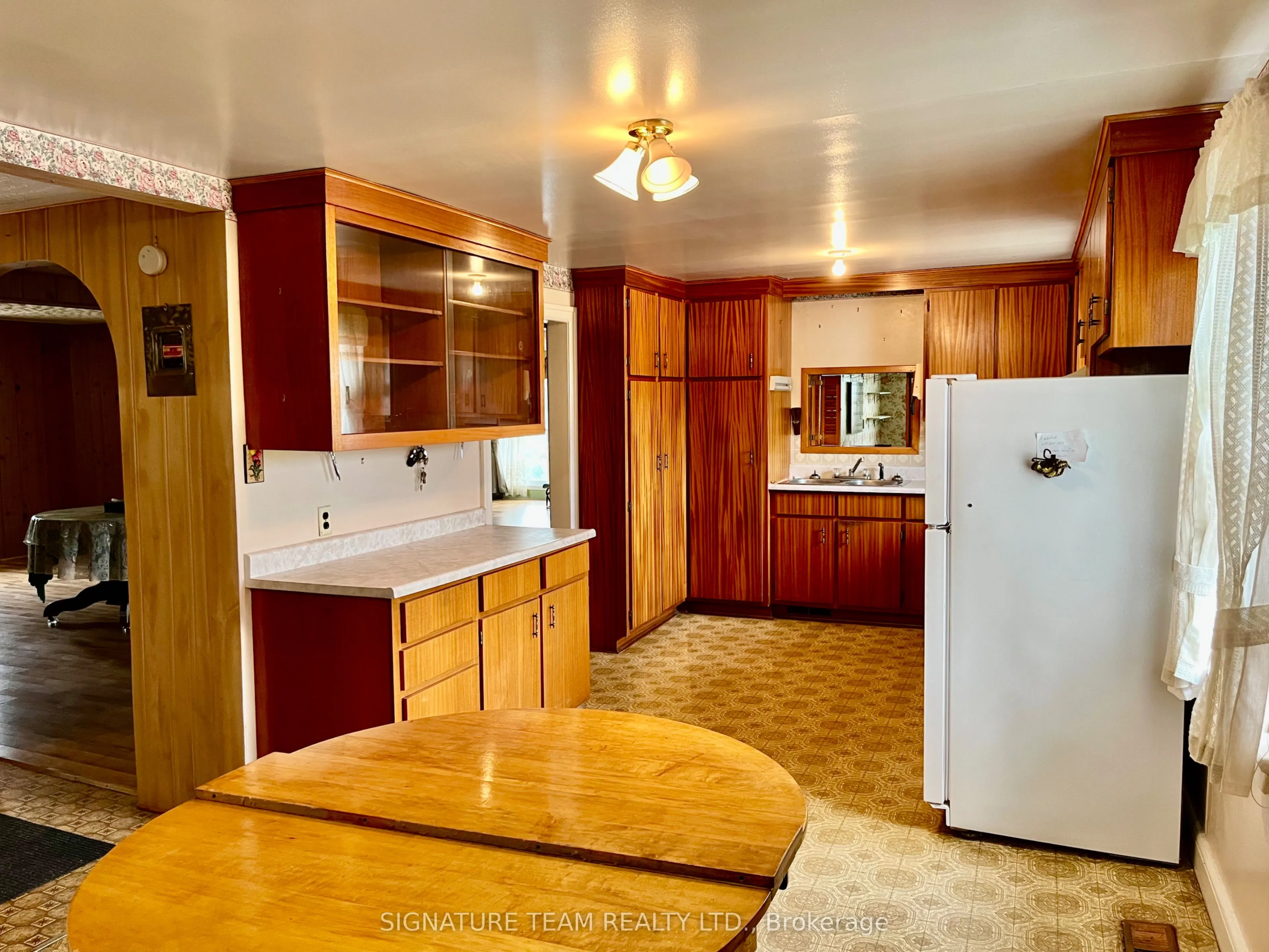 292 Bonnechere Street W