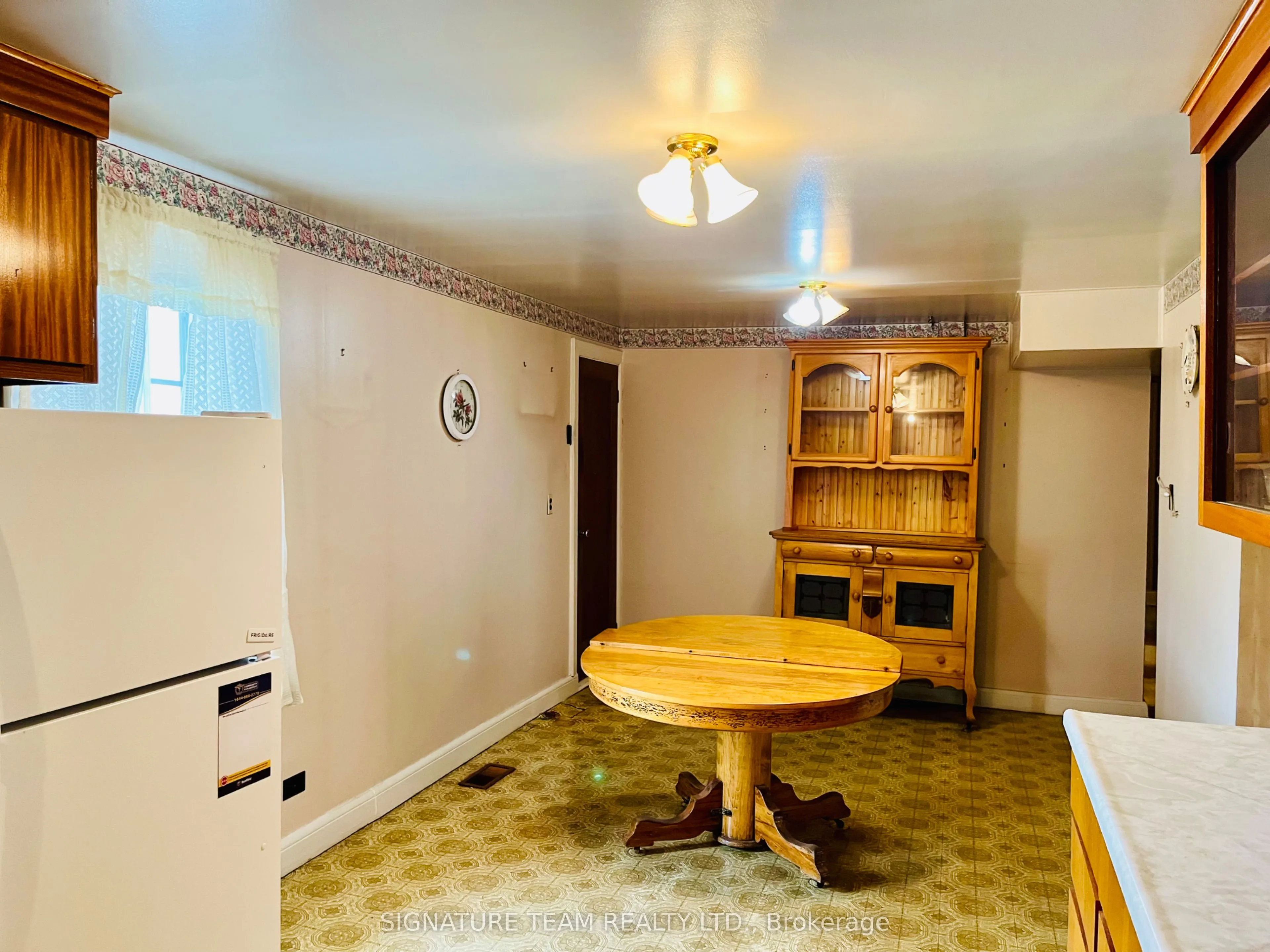 292 Bonnechere Street W