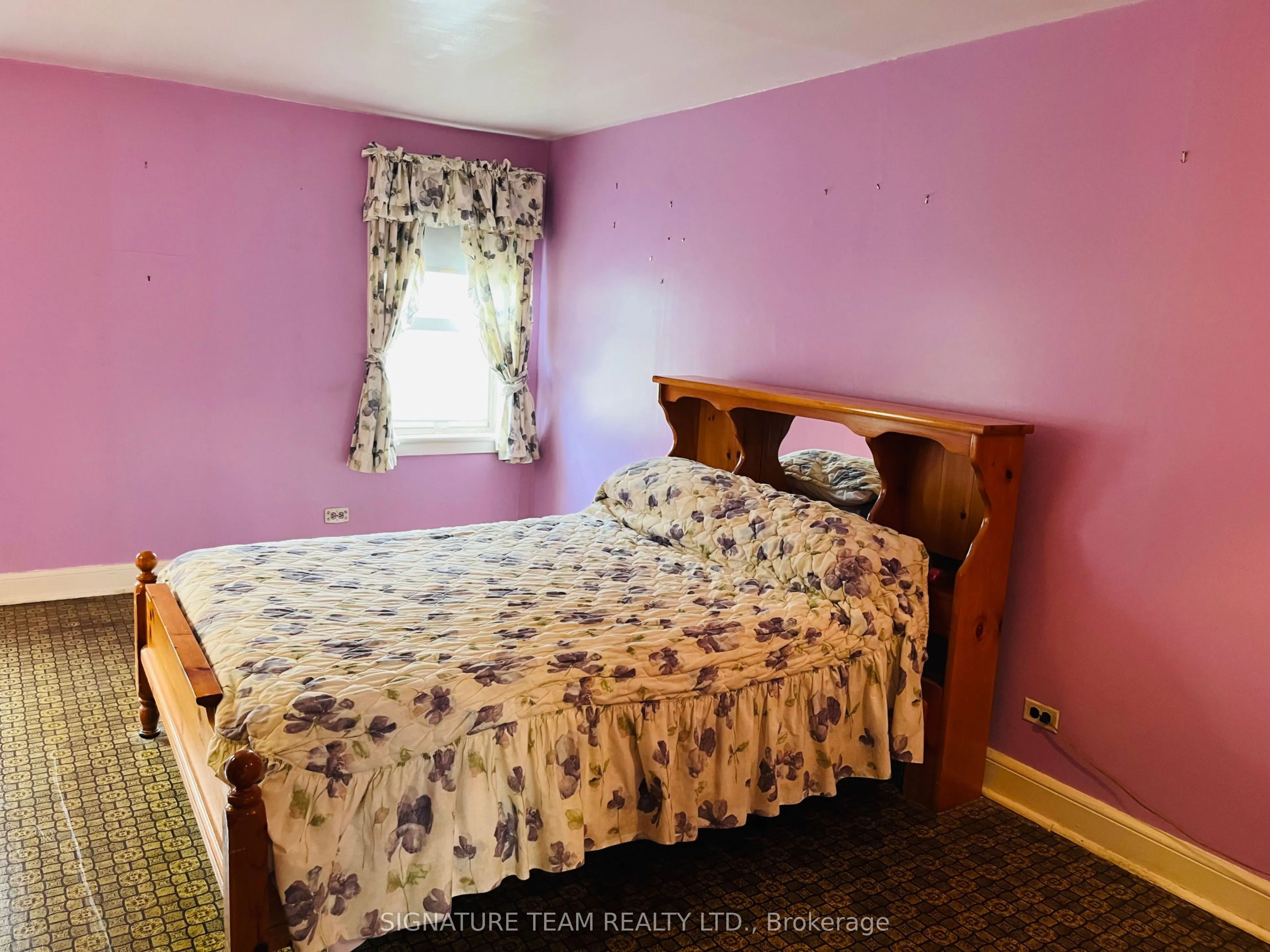 292 Bonnechere Street W