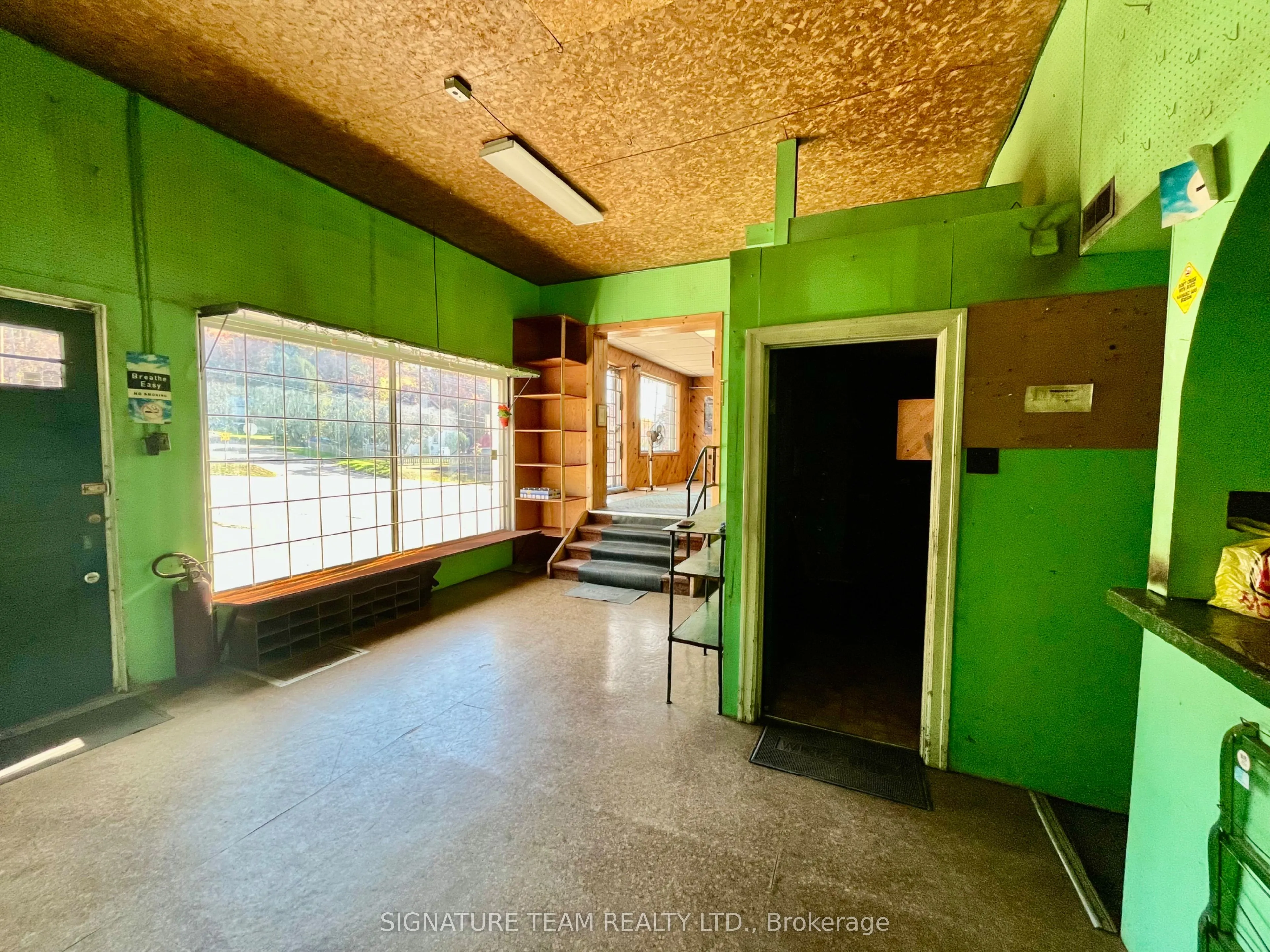 292 Bonnechere Street W