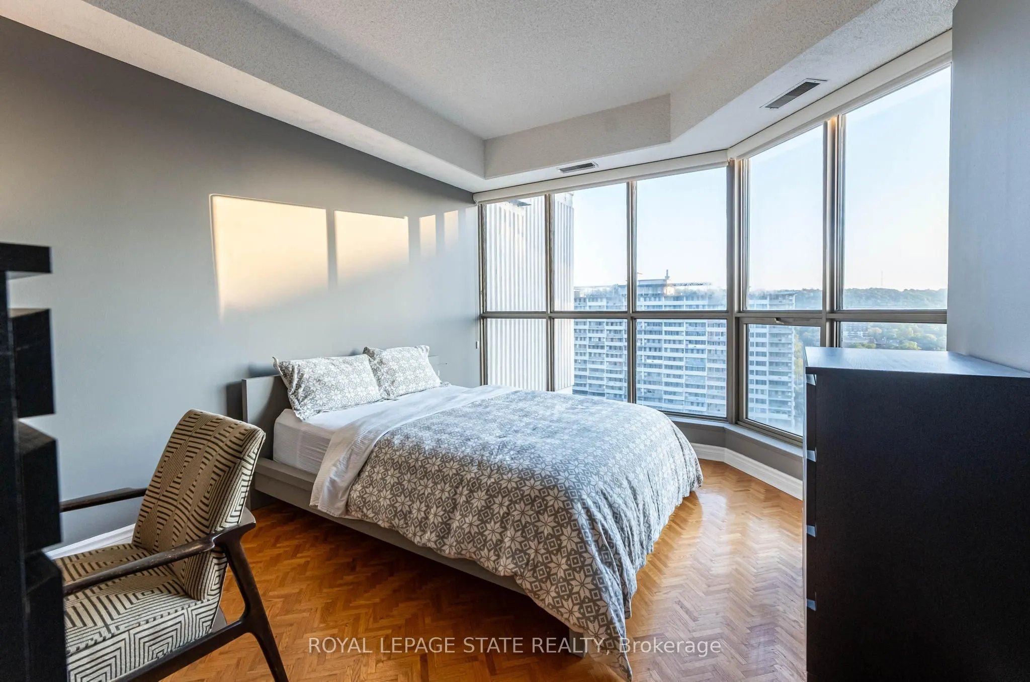 67 Caroline Street S, #1703