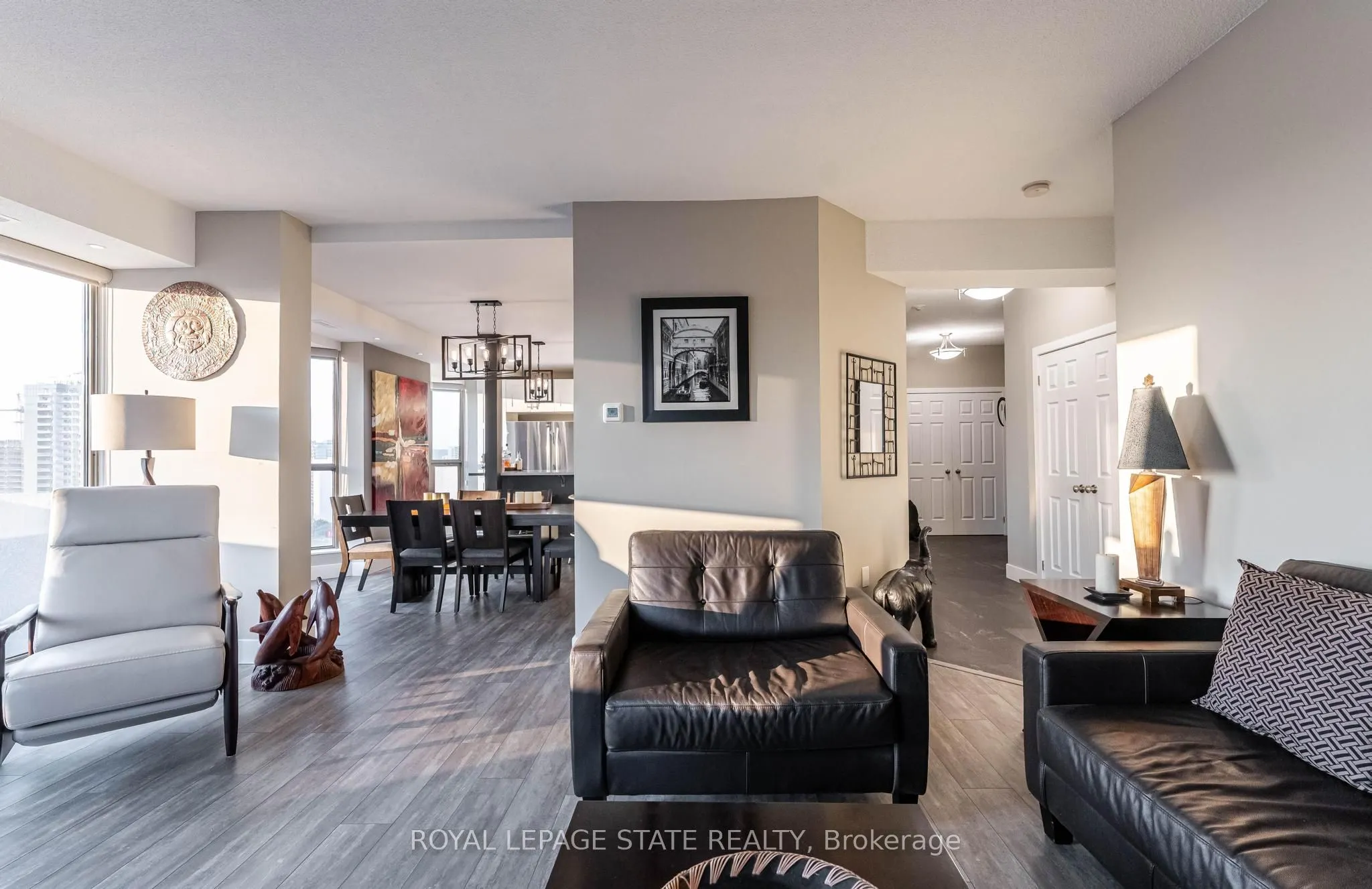 67 Caroline Street S, #1703