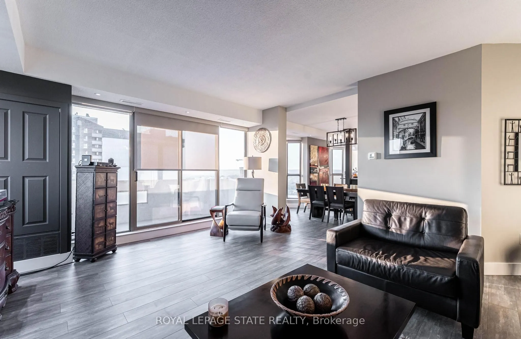 67 Caroline Street S, #1703