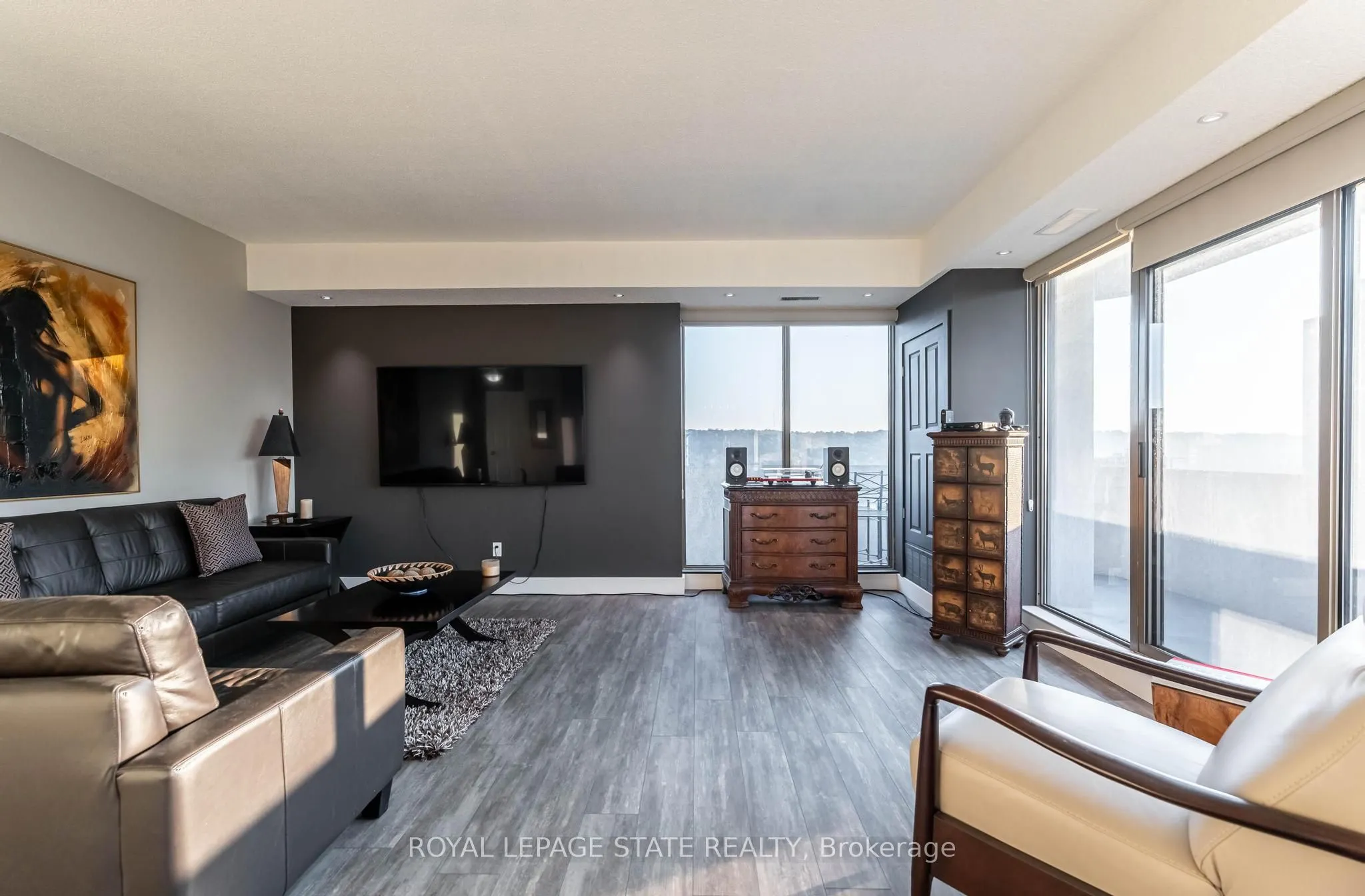67 Caroline Street S, #1703