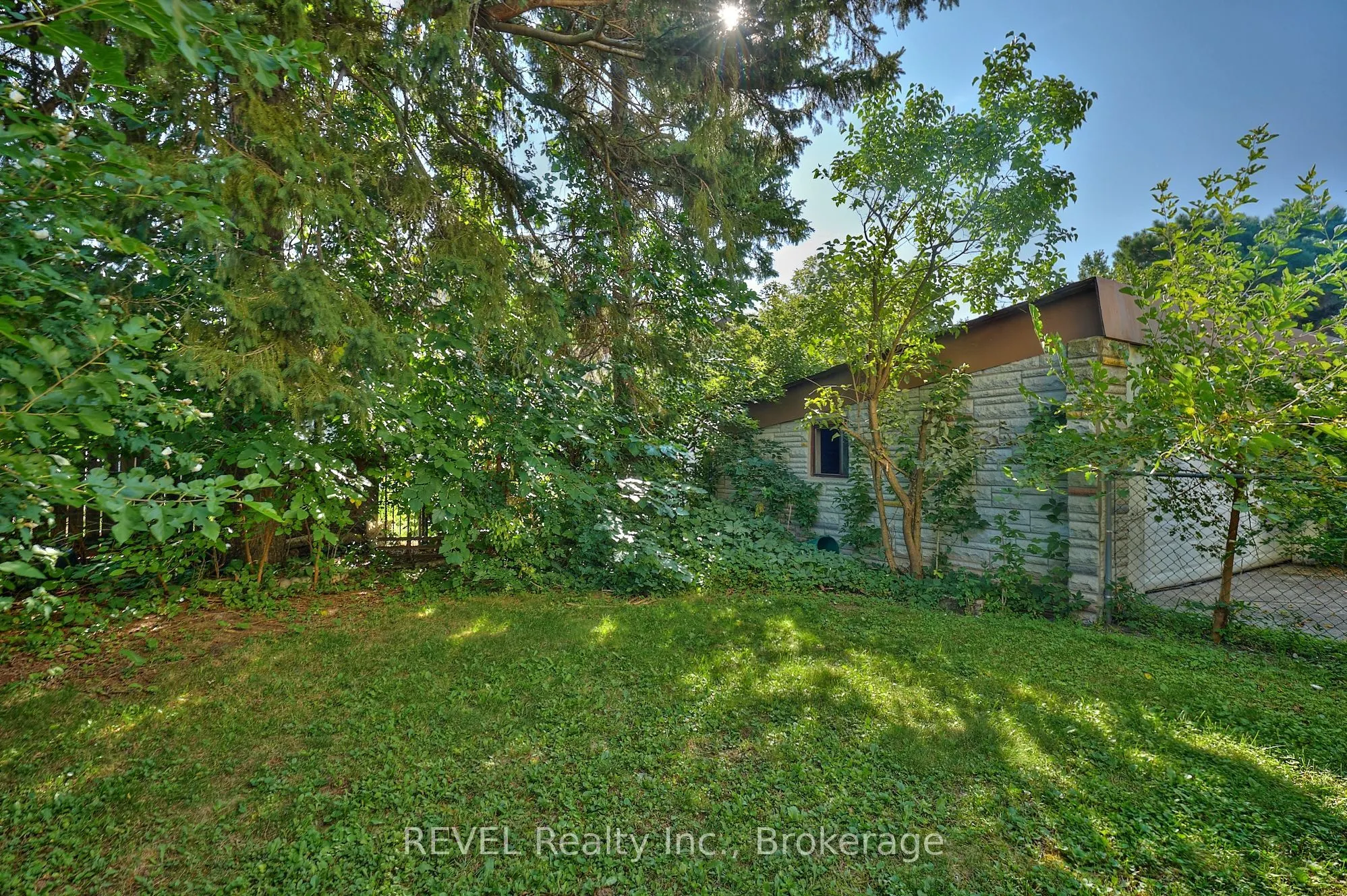 5806 Prince Edward Avenue