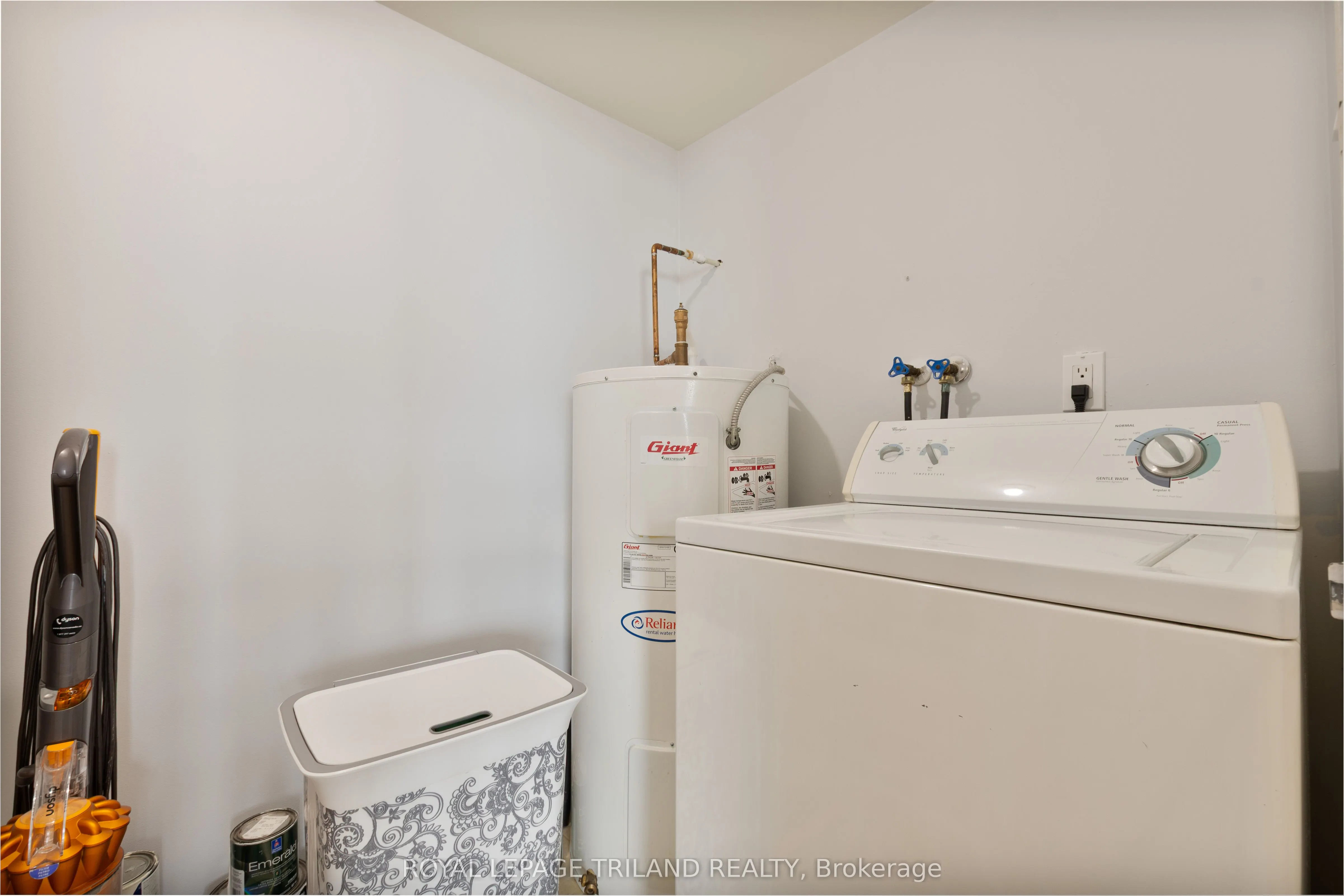323 Colborne Street, #2703