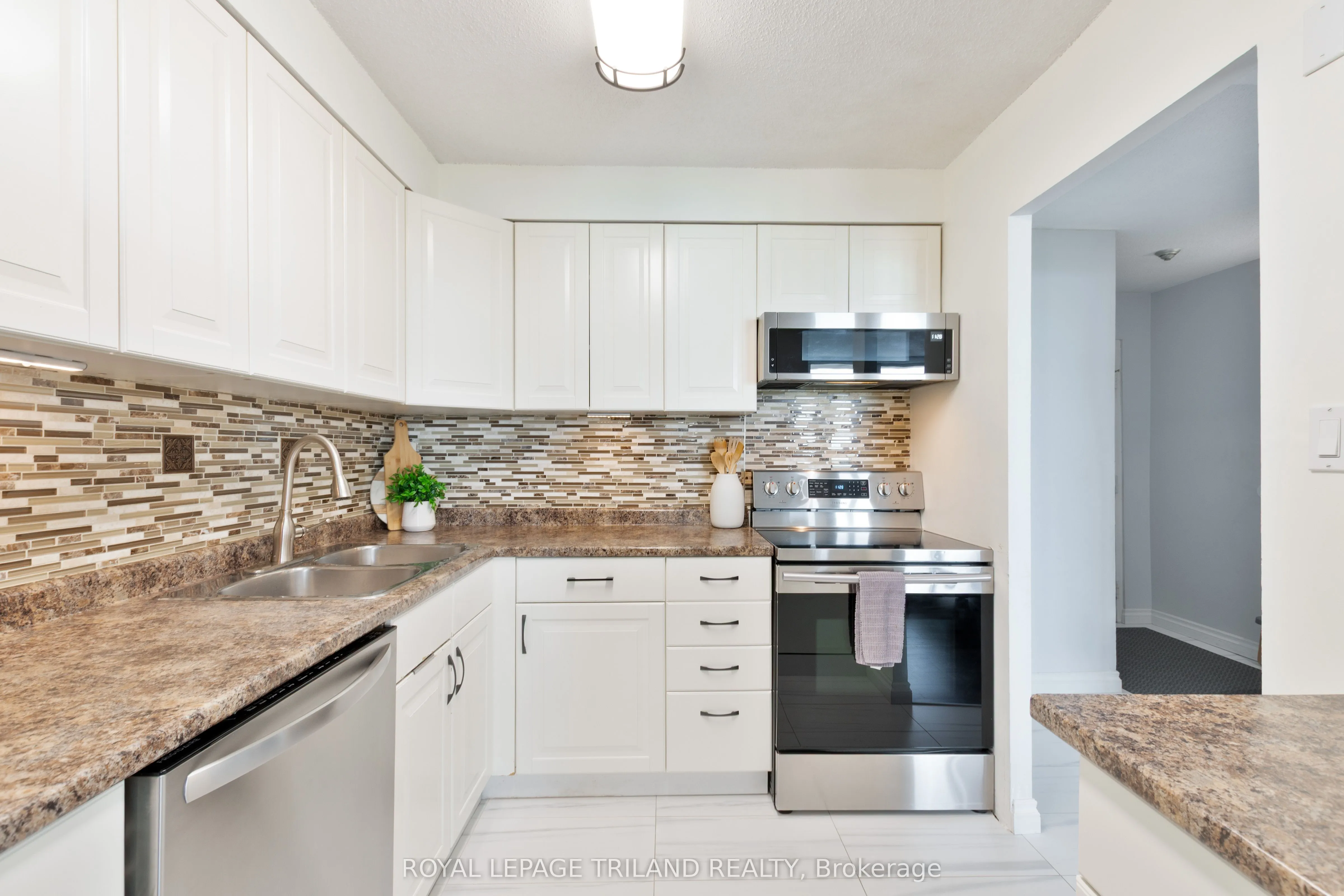 323 Colborne Street, #2703
