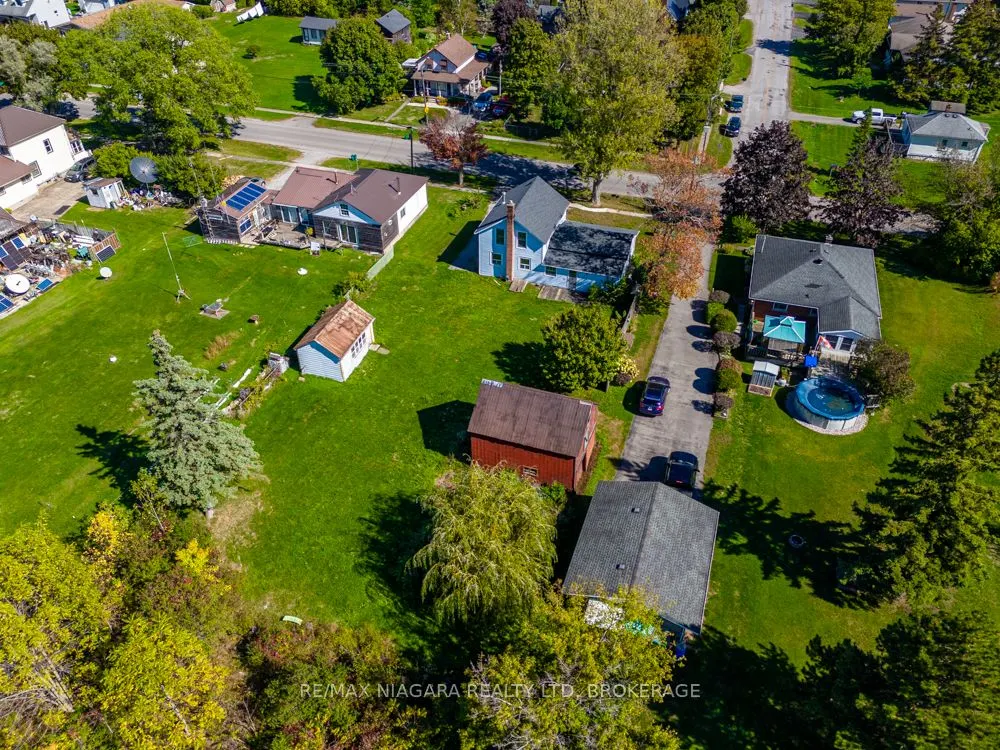 2295 CENTRE Street