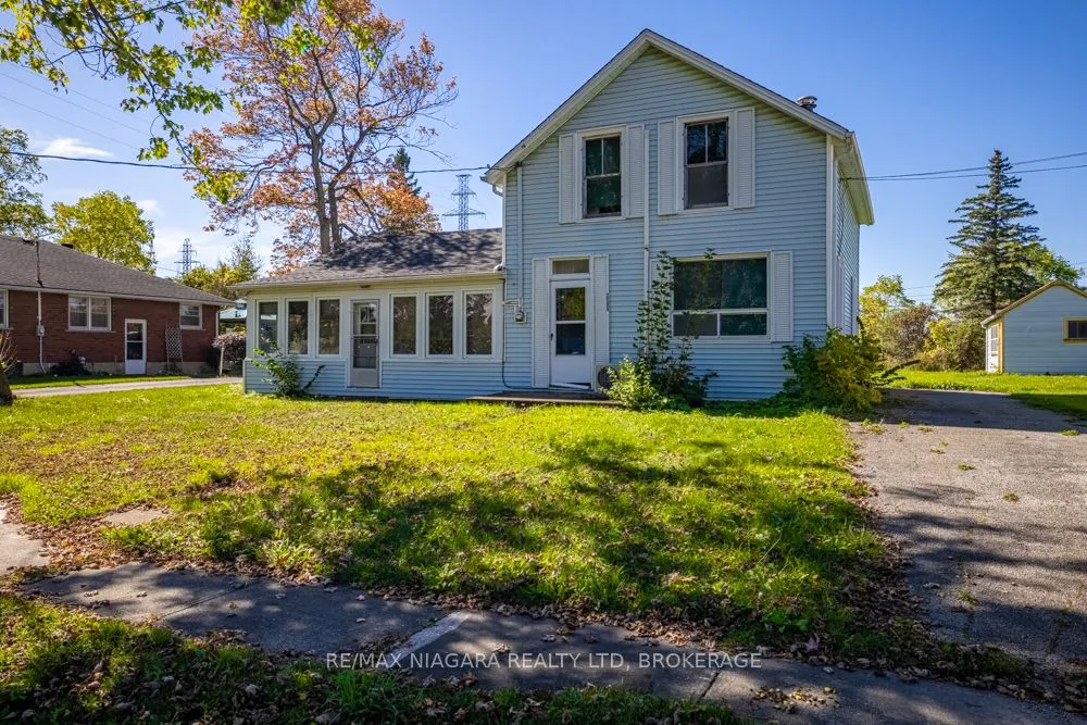 2295 CENTRE Street