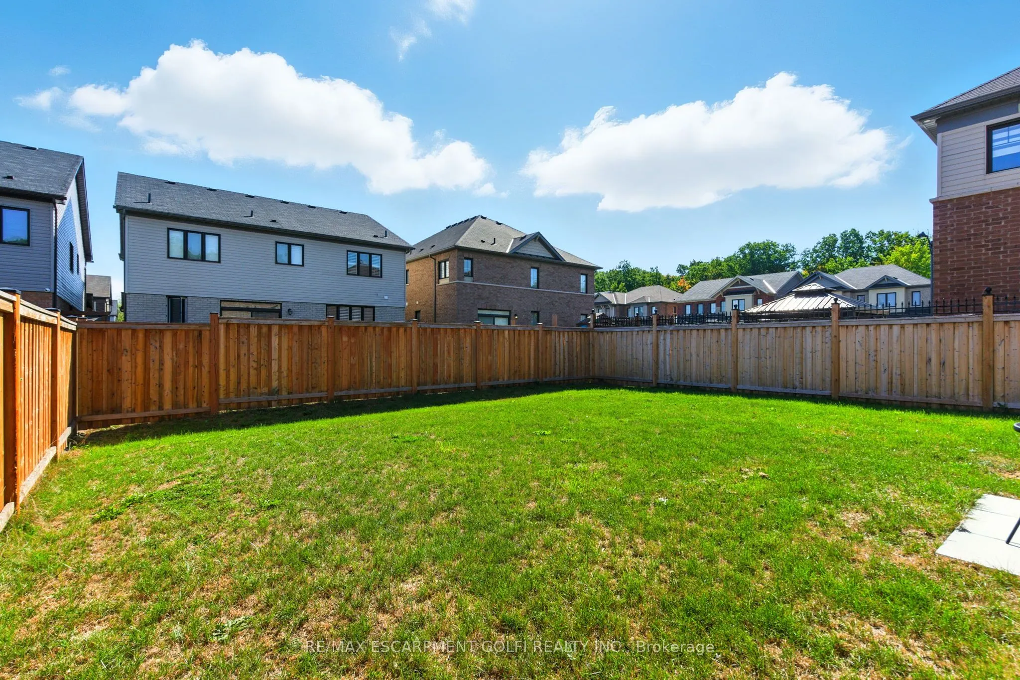 126 CACTUS Crescent