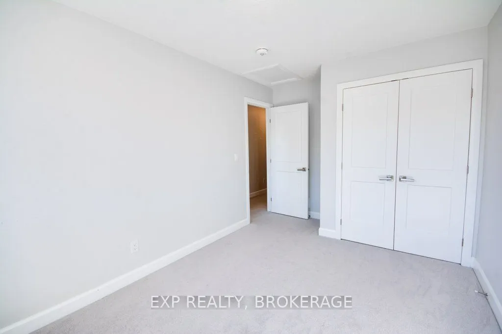 1261 Max Crescent