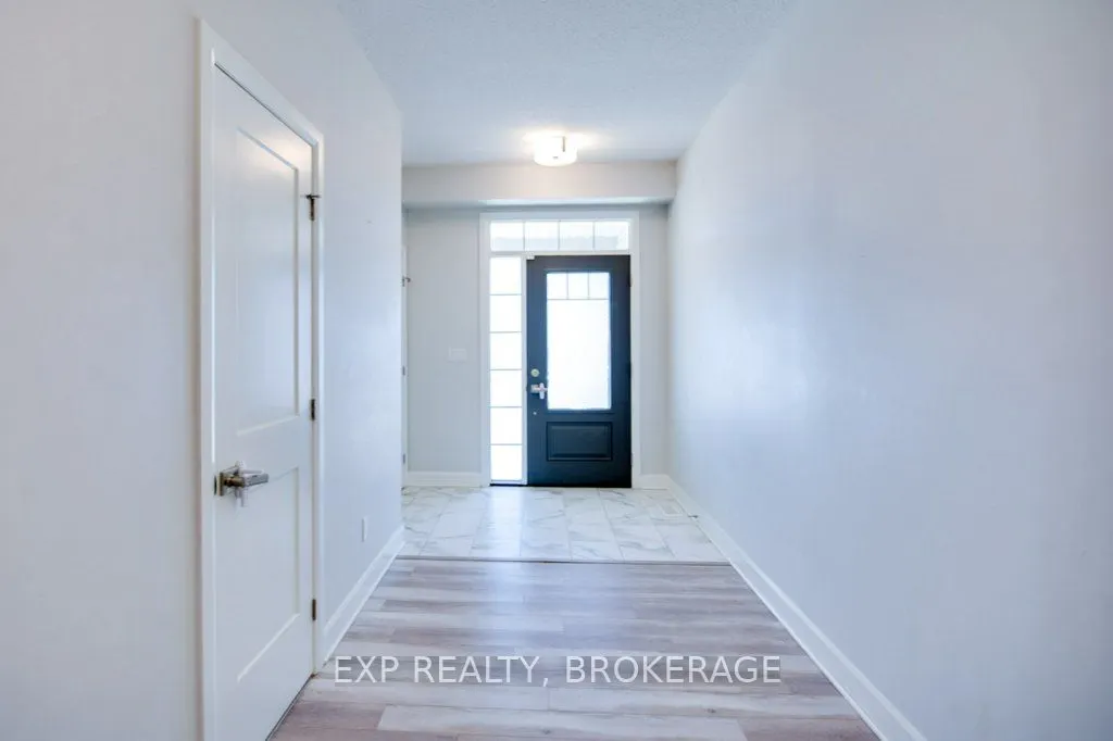 1261 Max Crescent