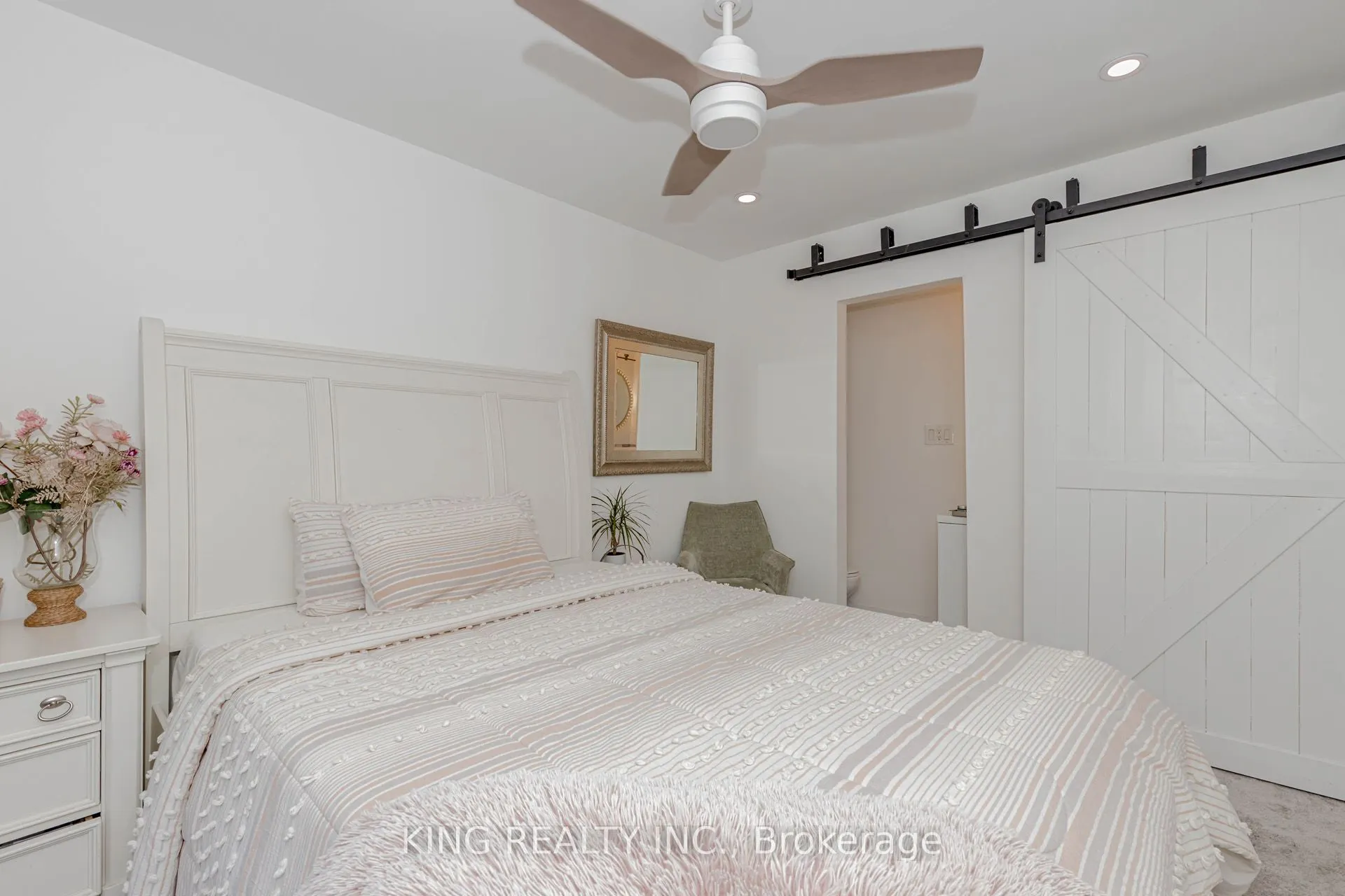 28 AINSLIE Avenue