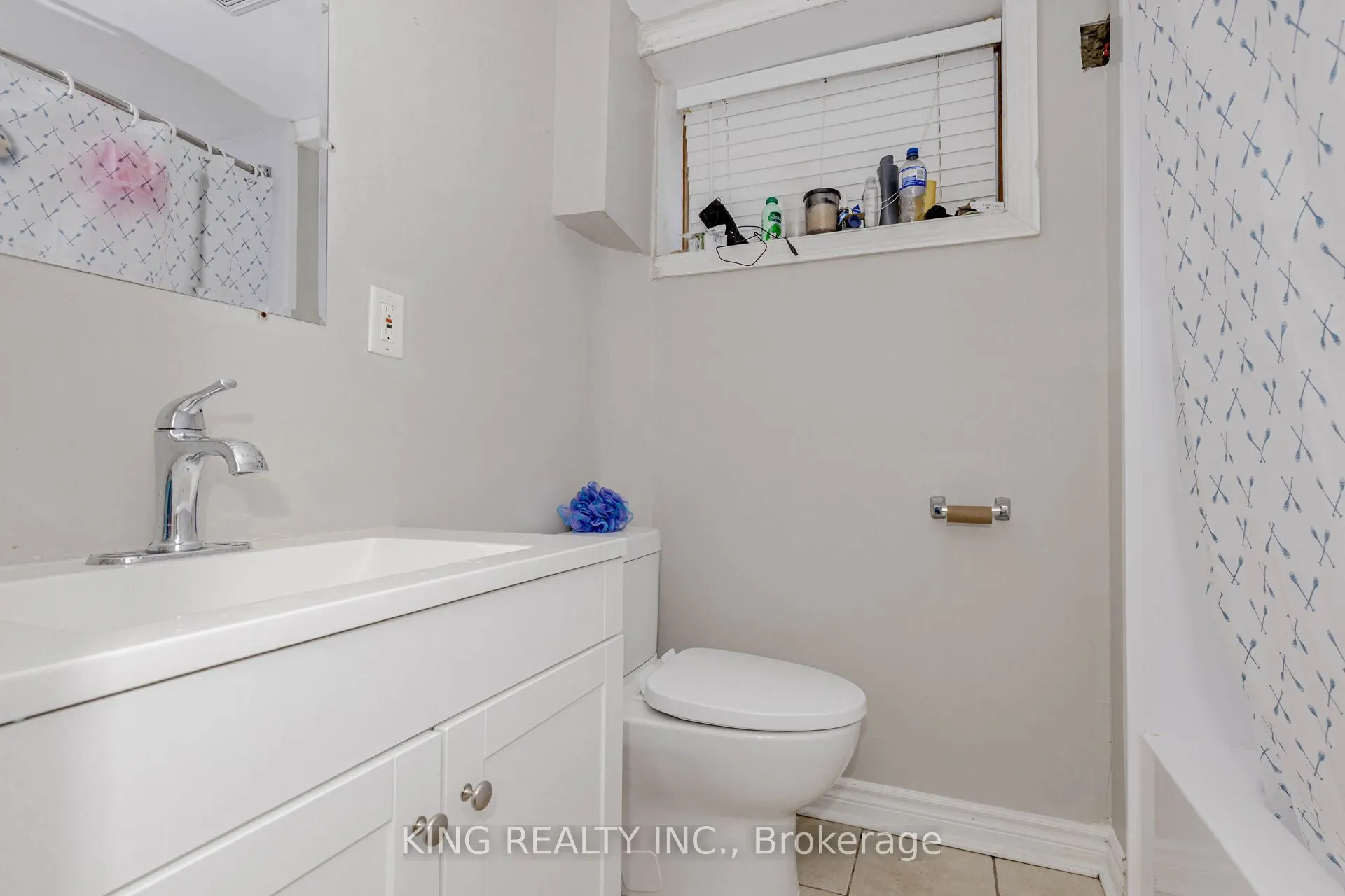28 AINSLIE Avenue