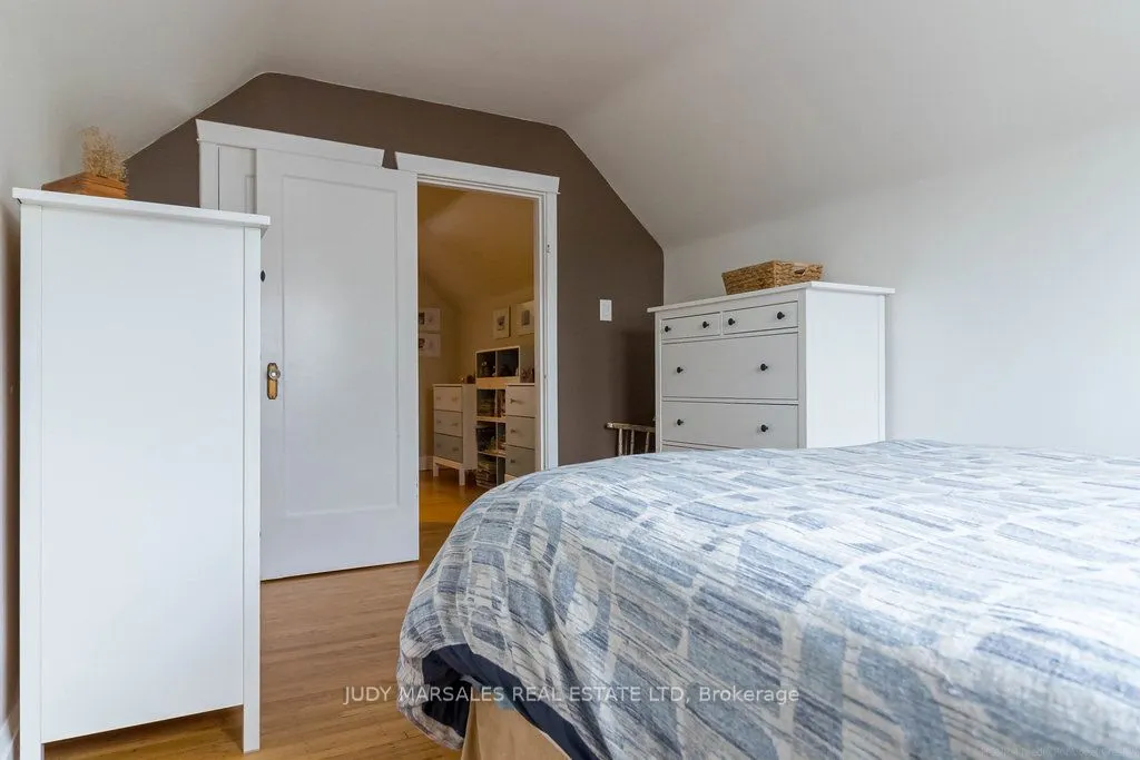 211 Wexford Avenue S