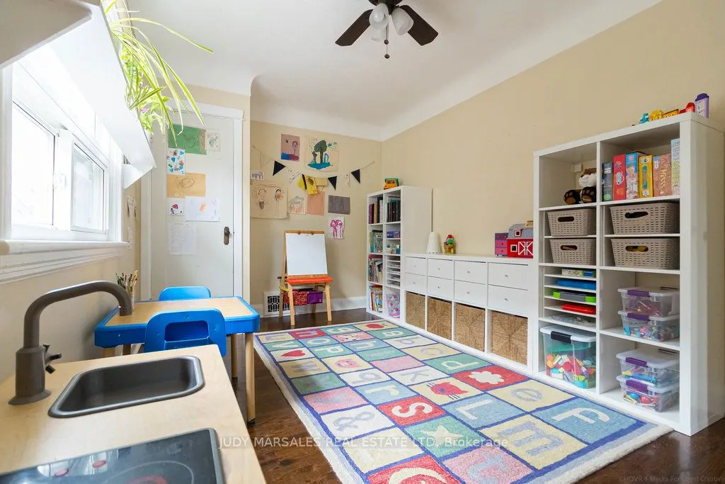 211 Wexford Avenue S