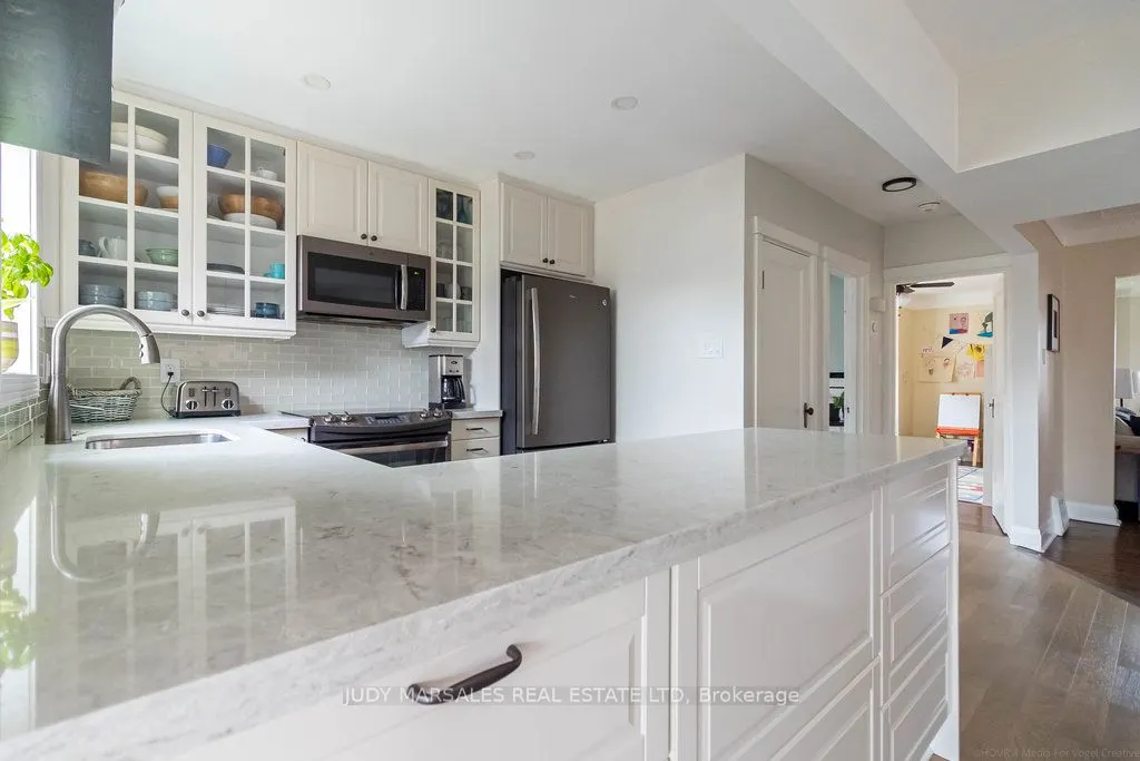 211 Wexford Avenue S