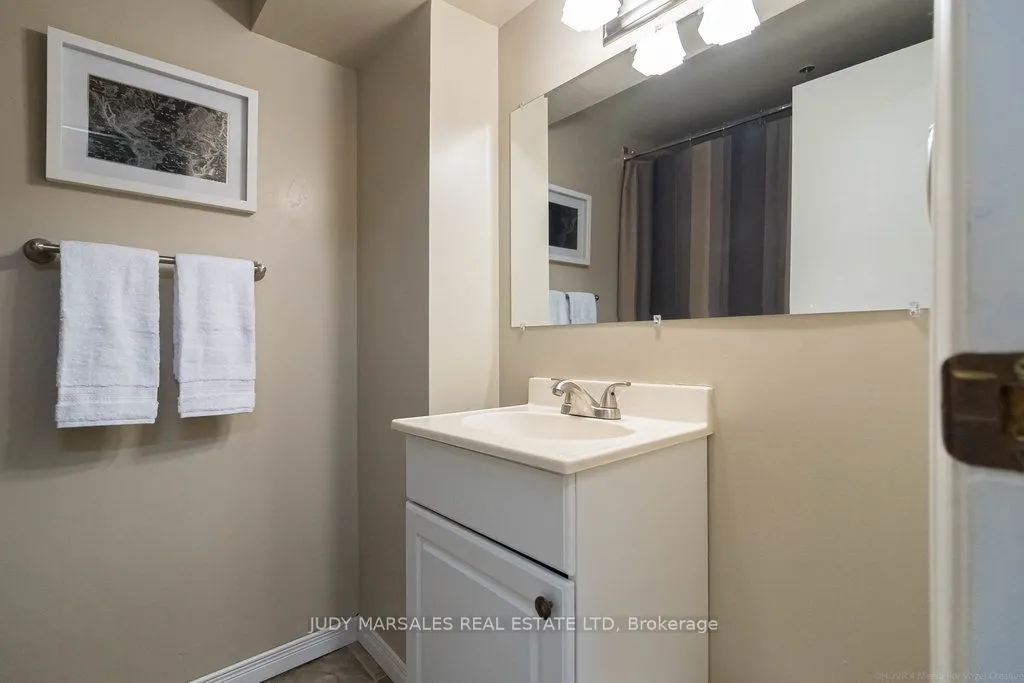 211 Wexford Avenue S