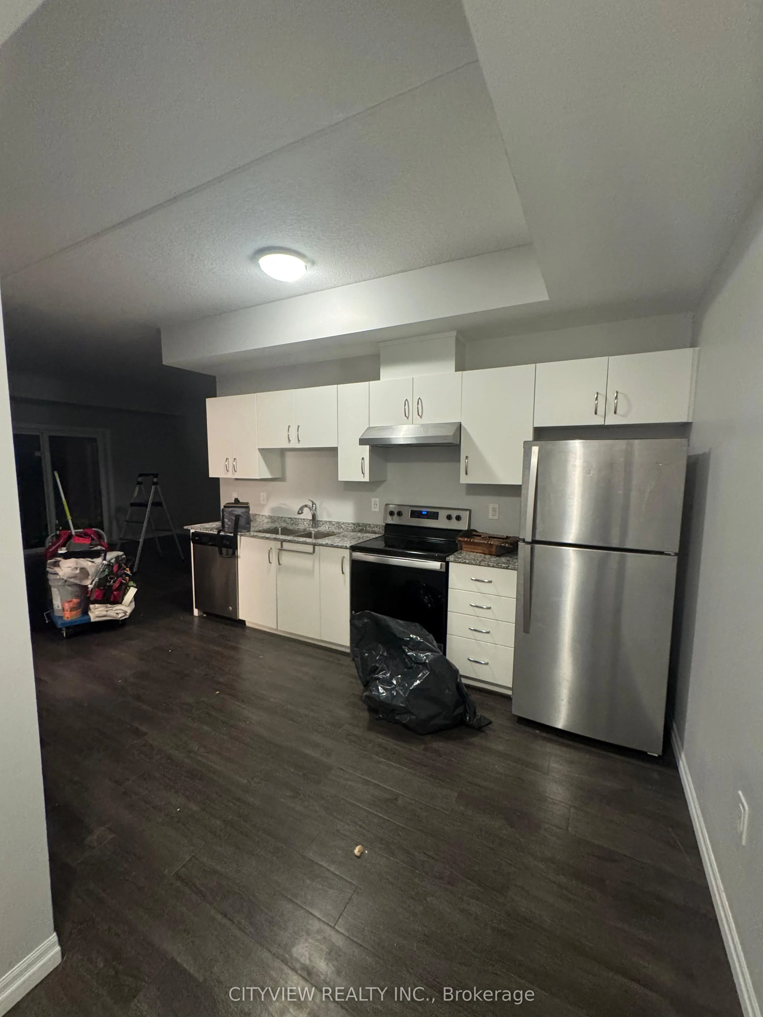 35 Kingsbury Square, #303