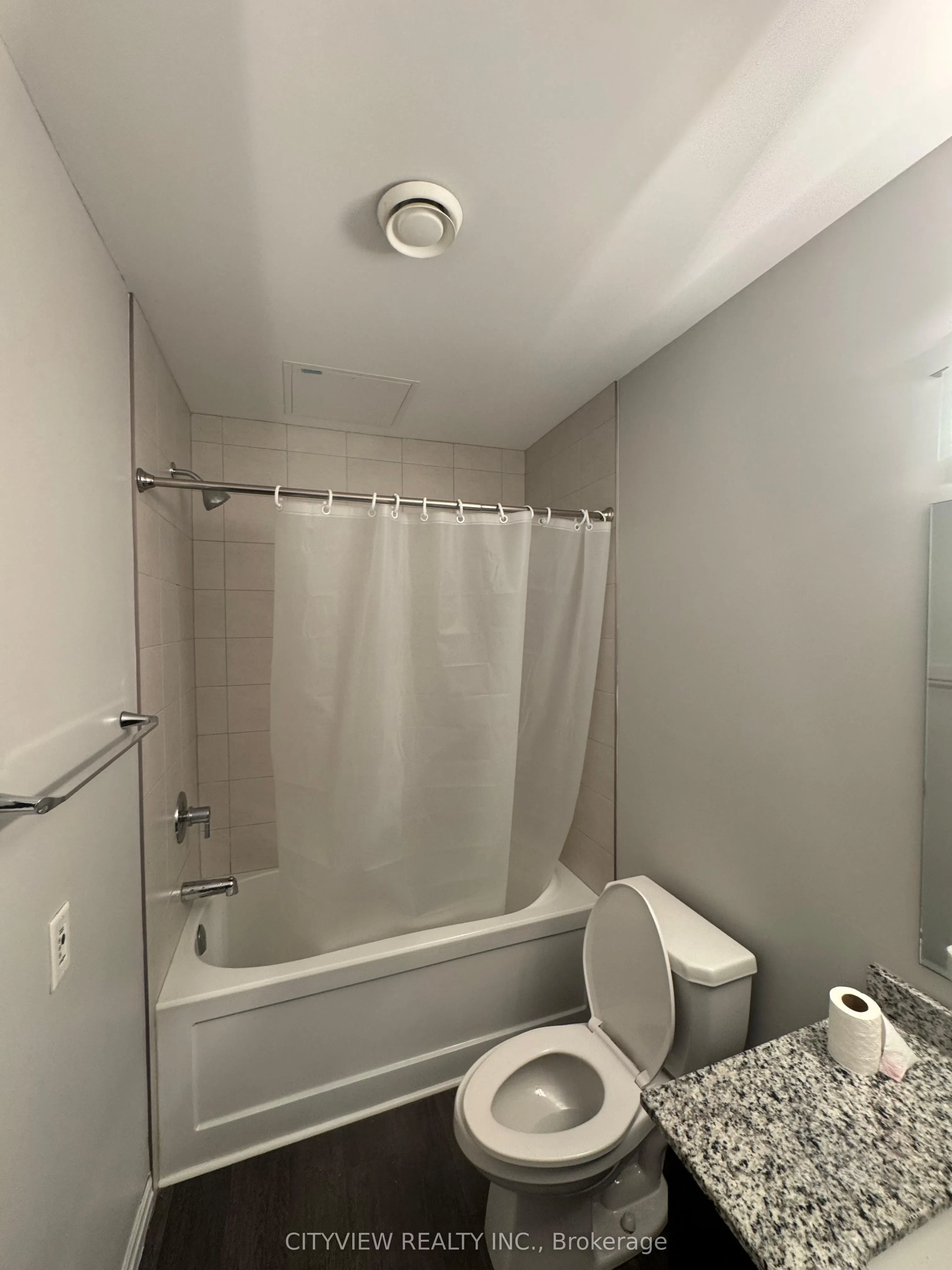 35 Kingsbury Square, #303