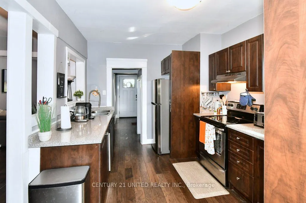 27 Park Street N