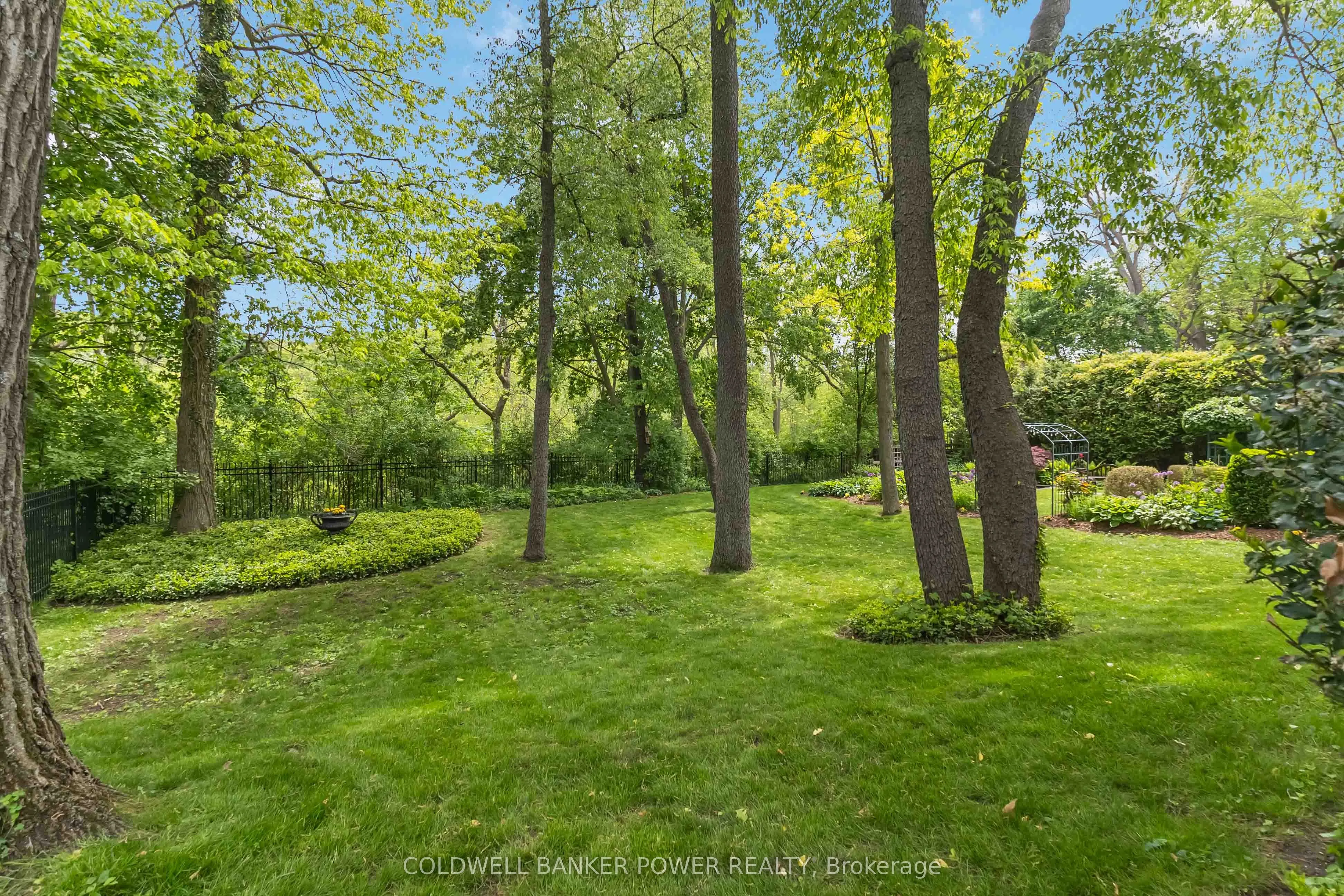 41 Hampton Crescent