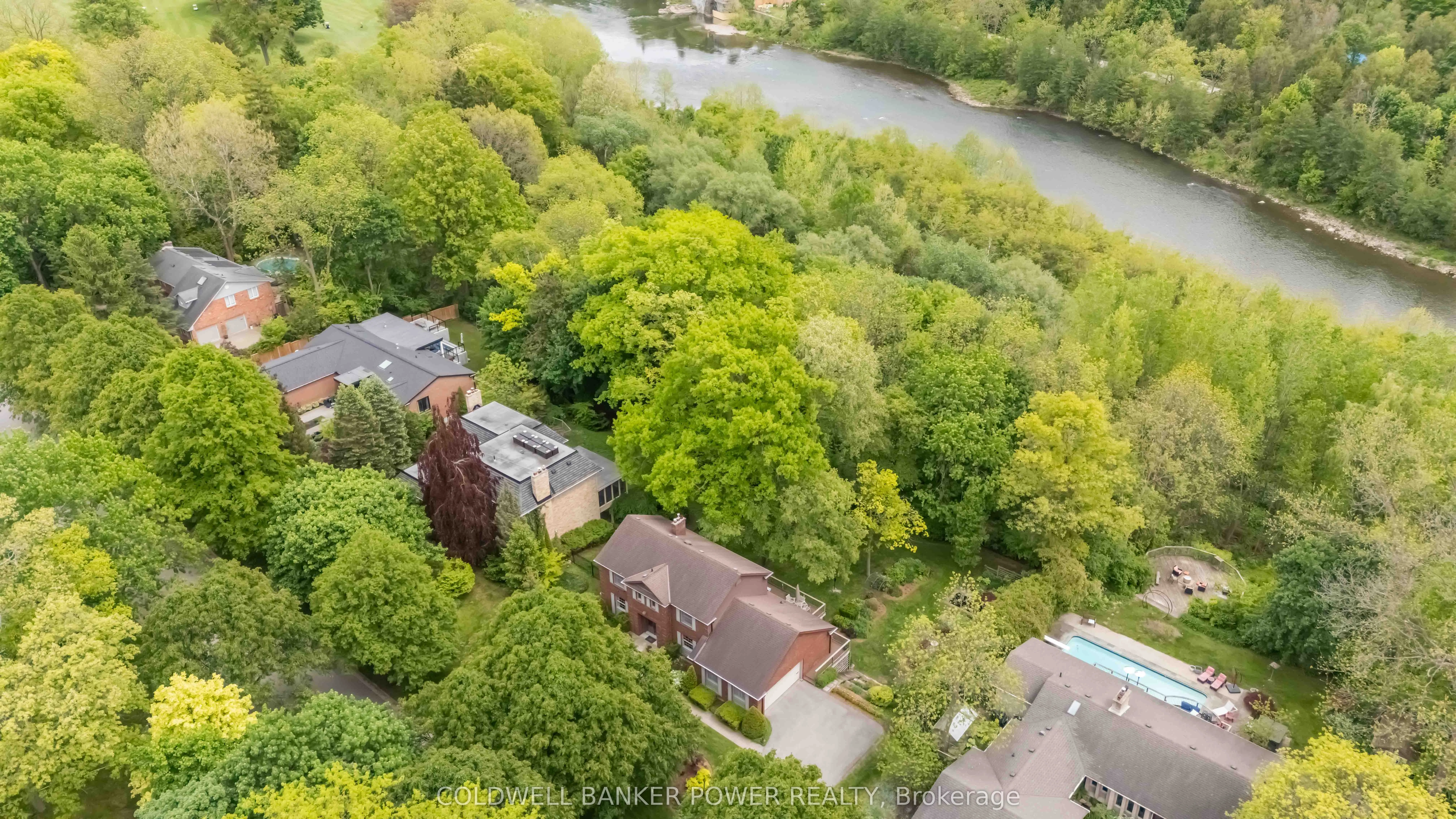41 Hampton Crescent