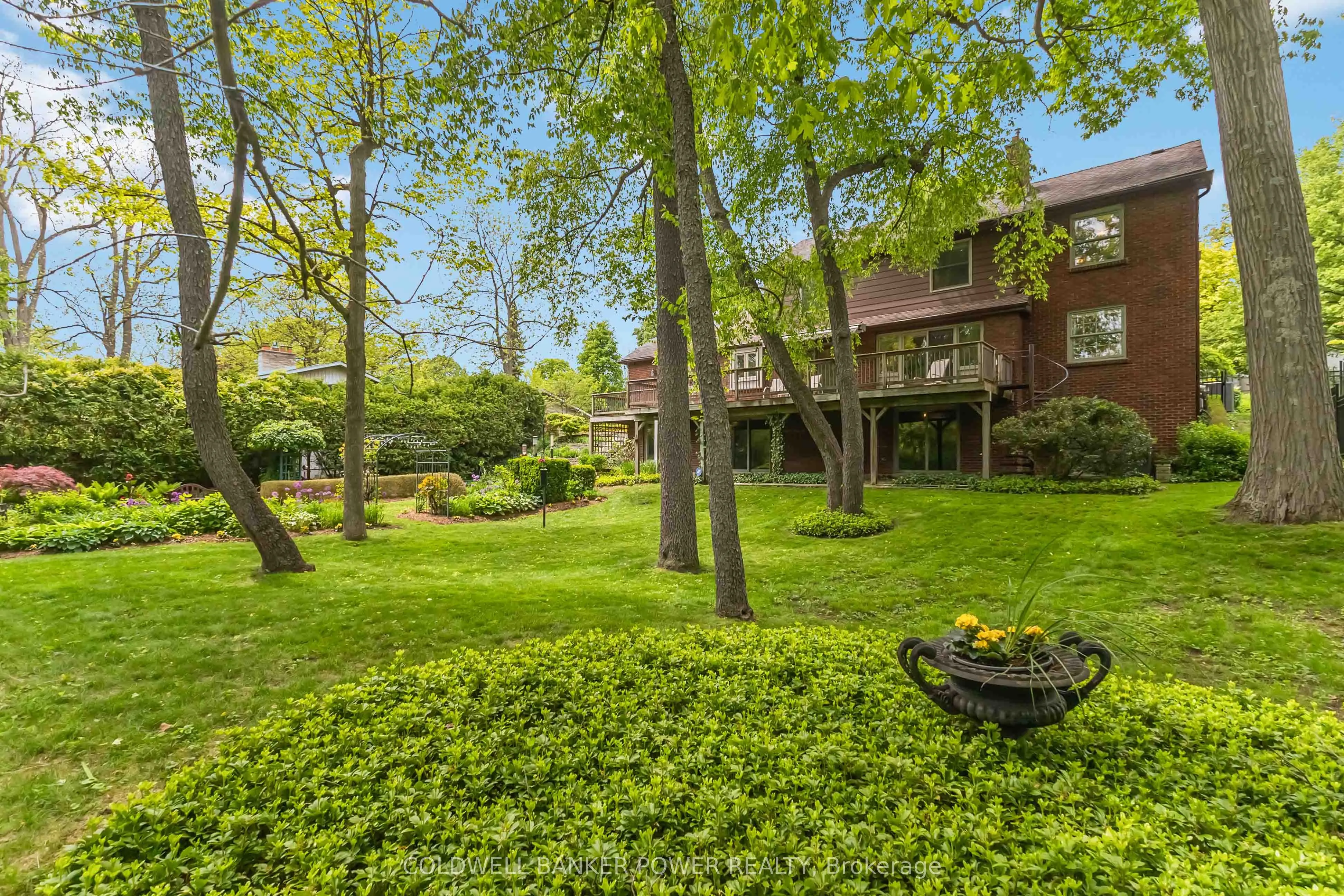 41 Hampton Crescent