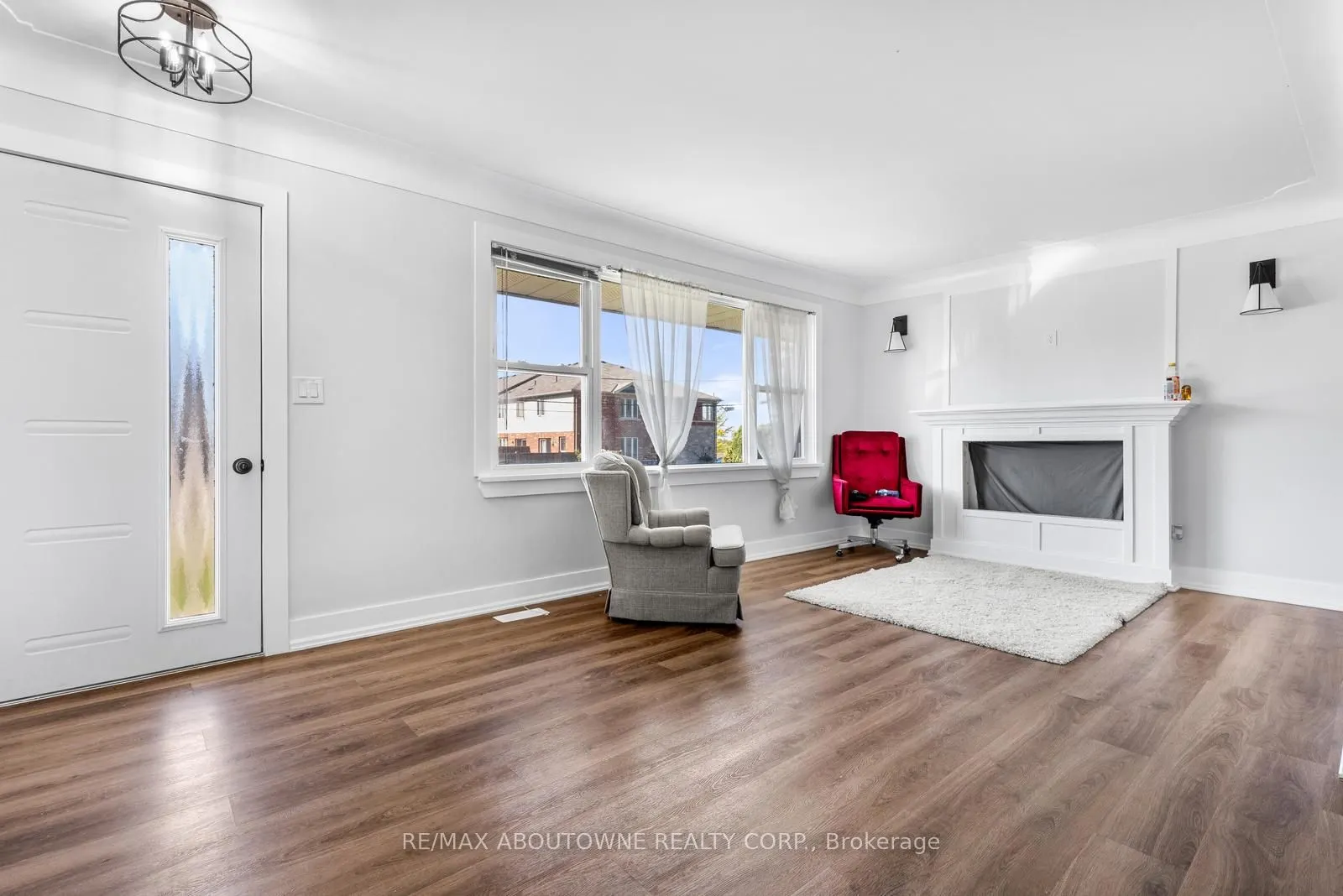 44 West Avenue