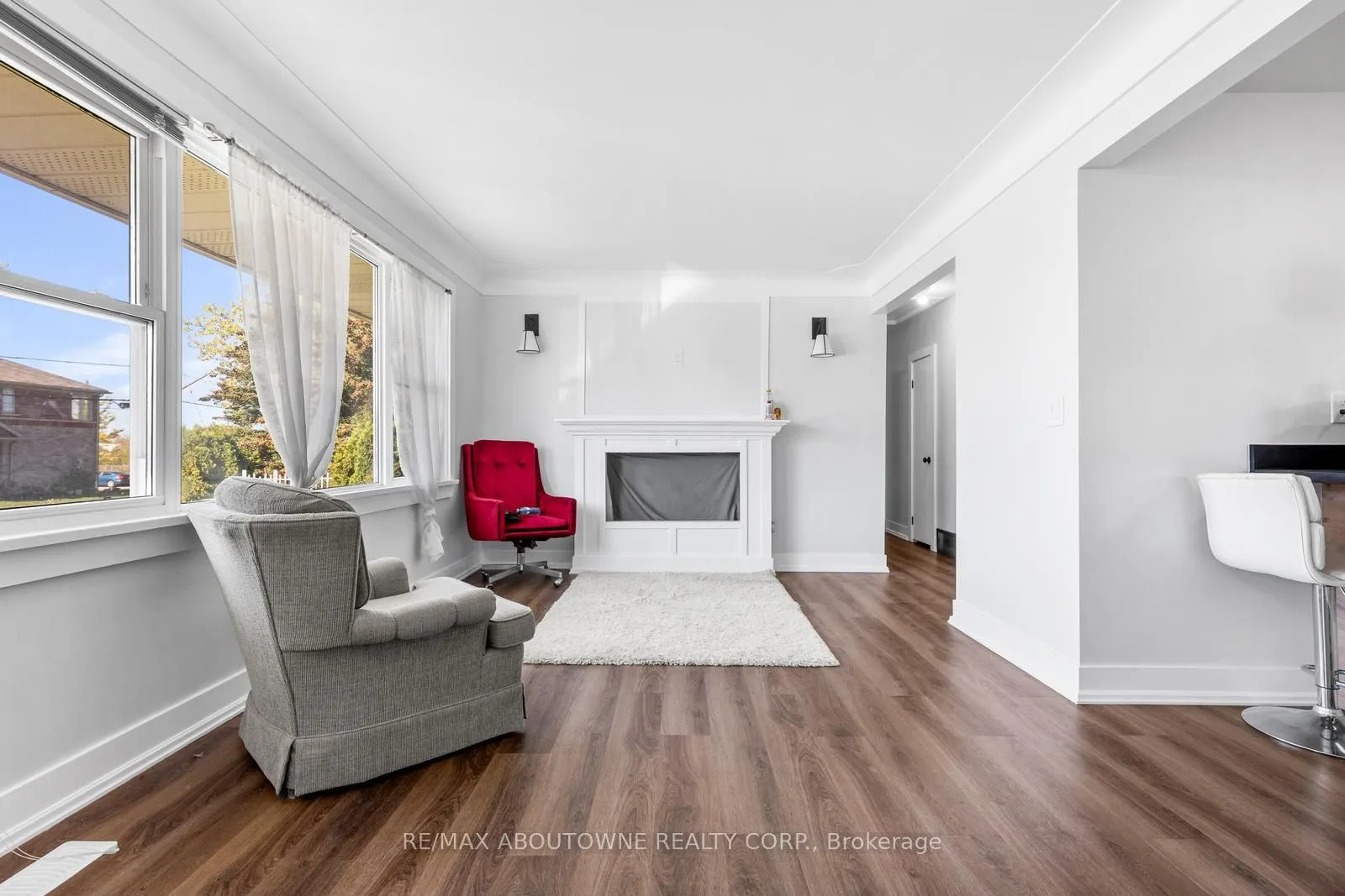44 West Avenue