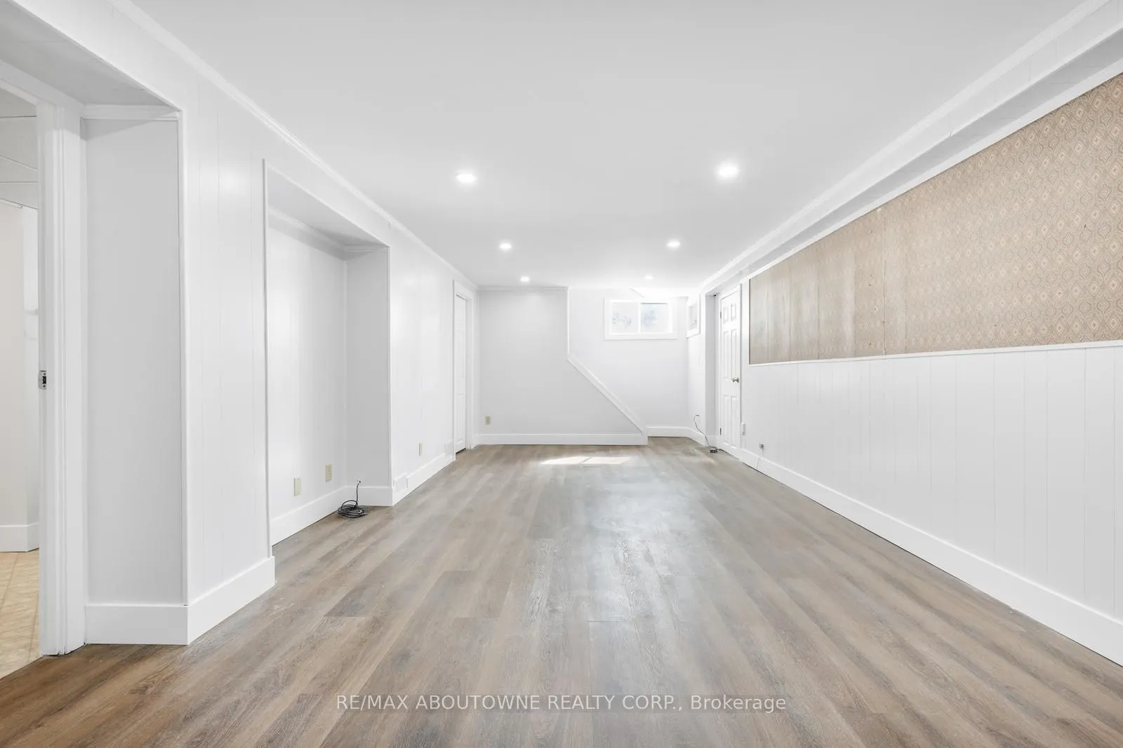 44 West Avenue