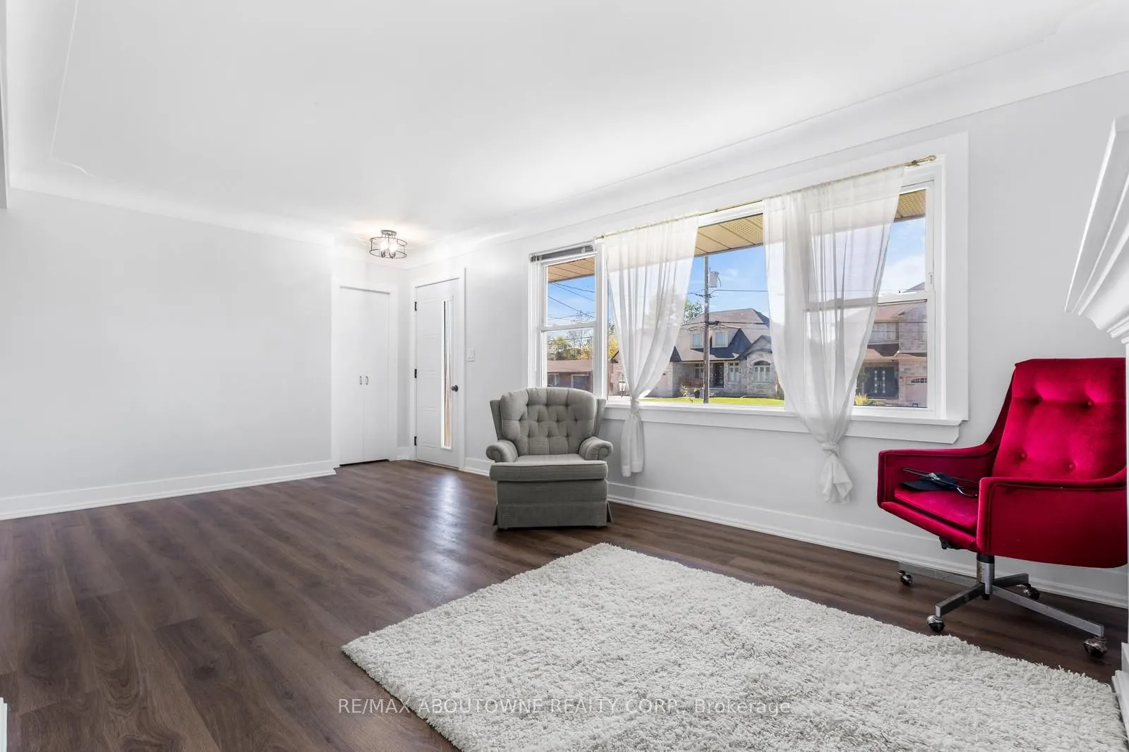 44 West Avenue
