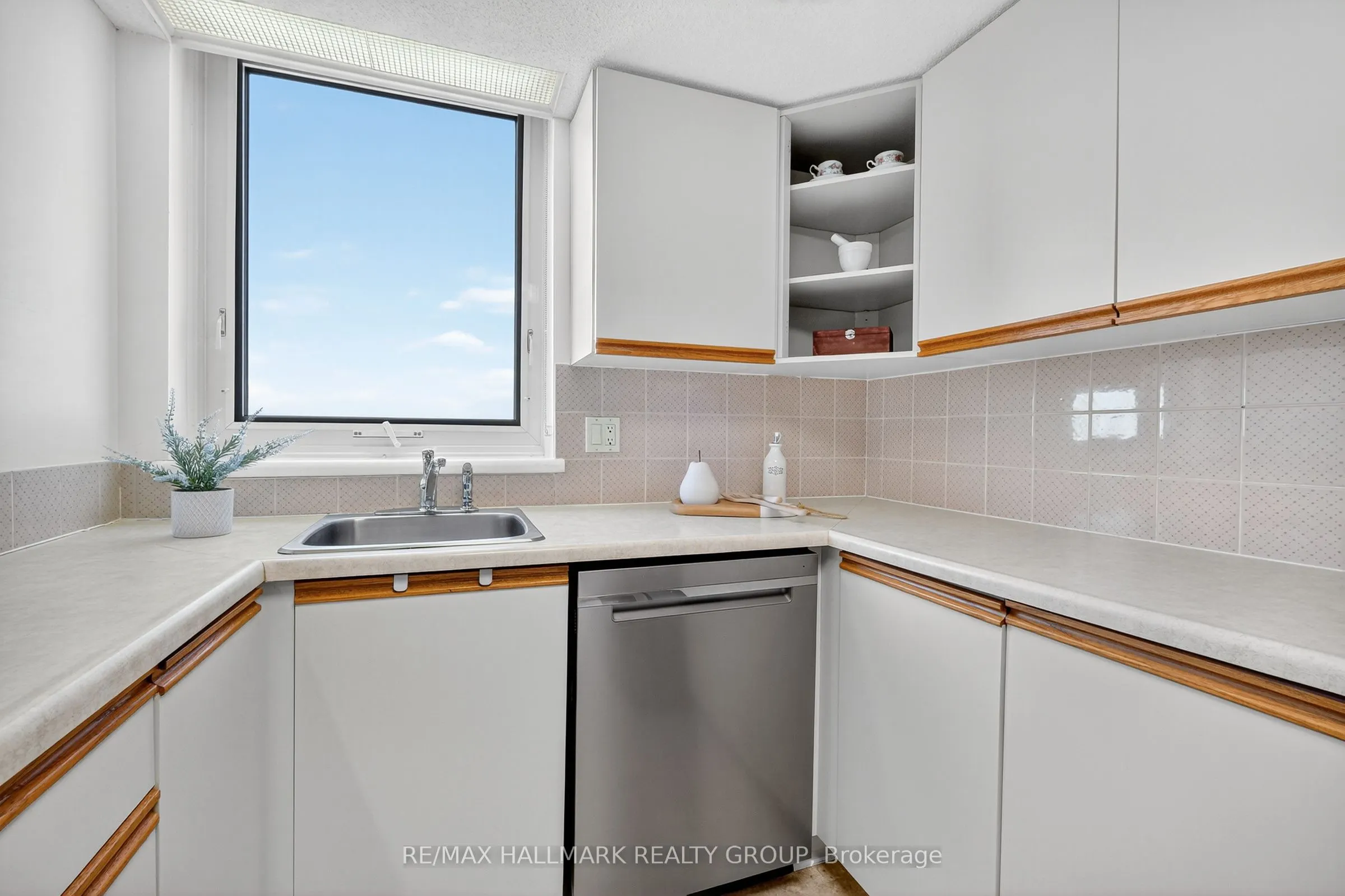 80 Sandcastle Drive, #1207