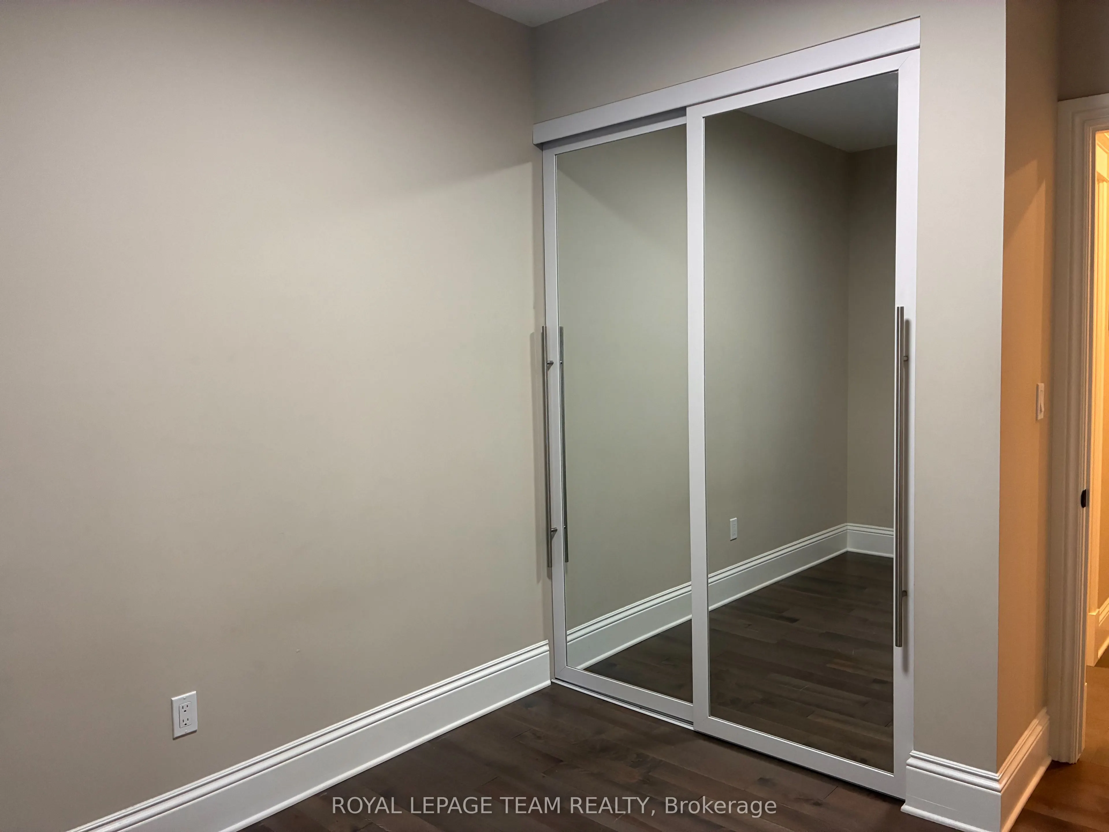 75 Cathcart Street, #1