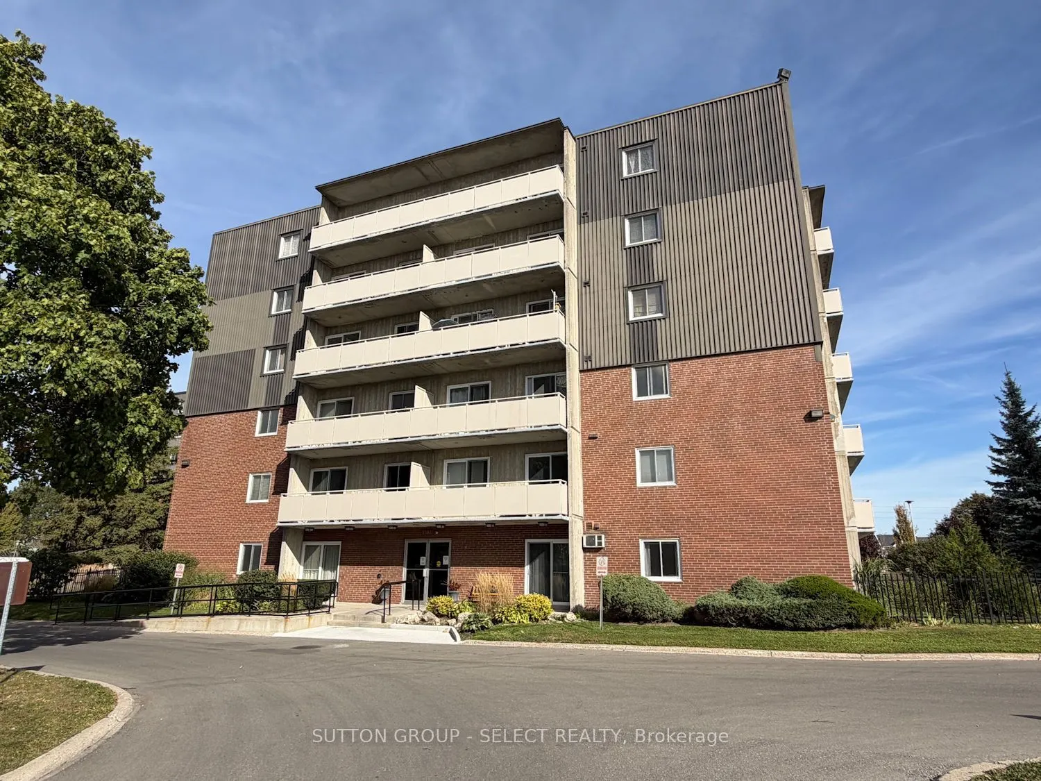 1104 JALNA Boulevard, #104