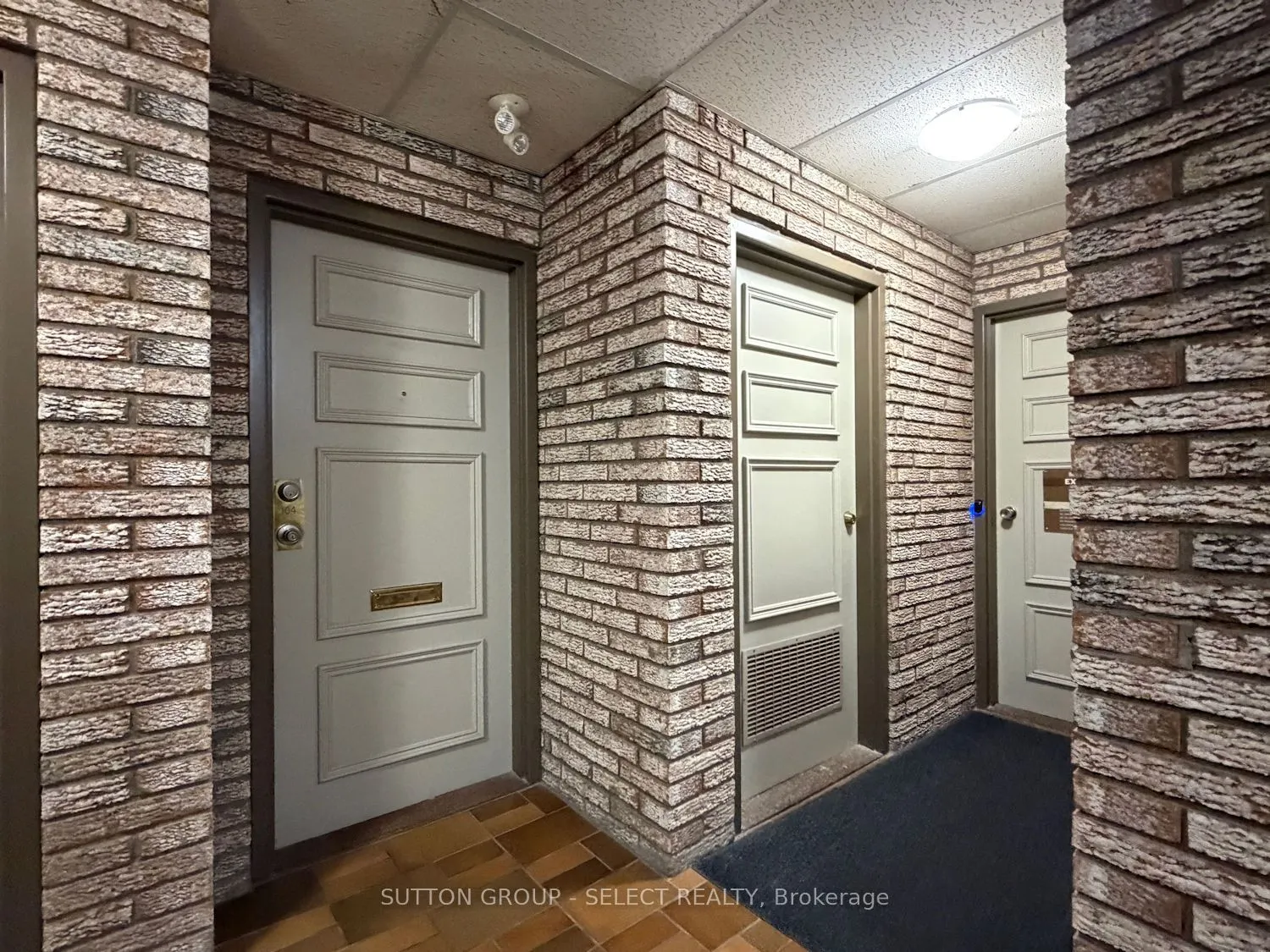1104 JALNA Boulevard, #104
