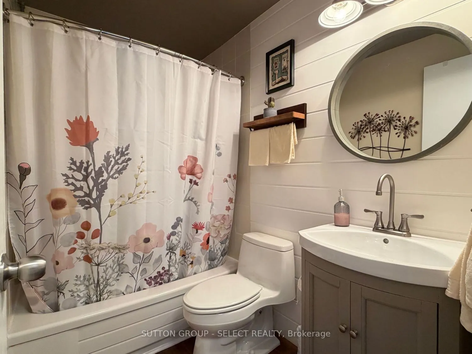 1104 JALNA Boulevard, #104