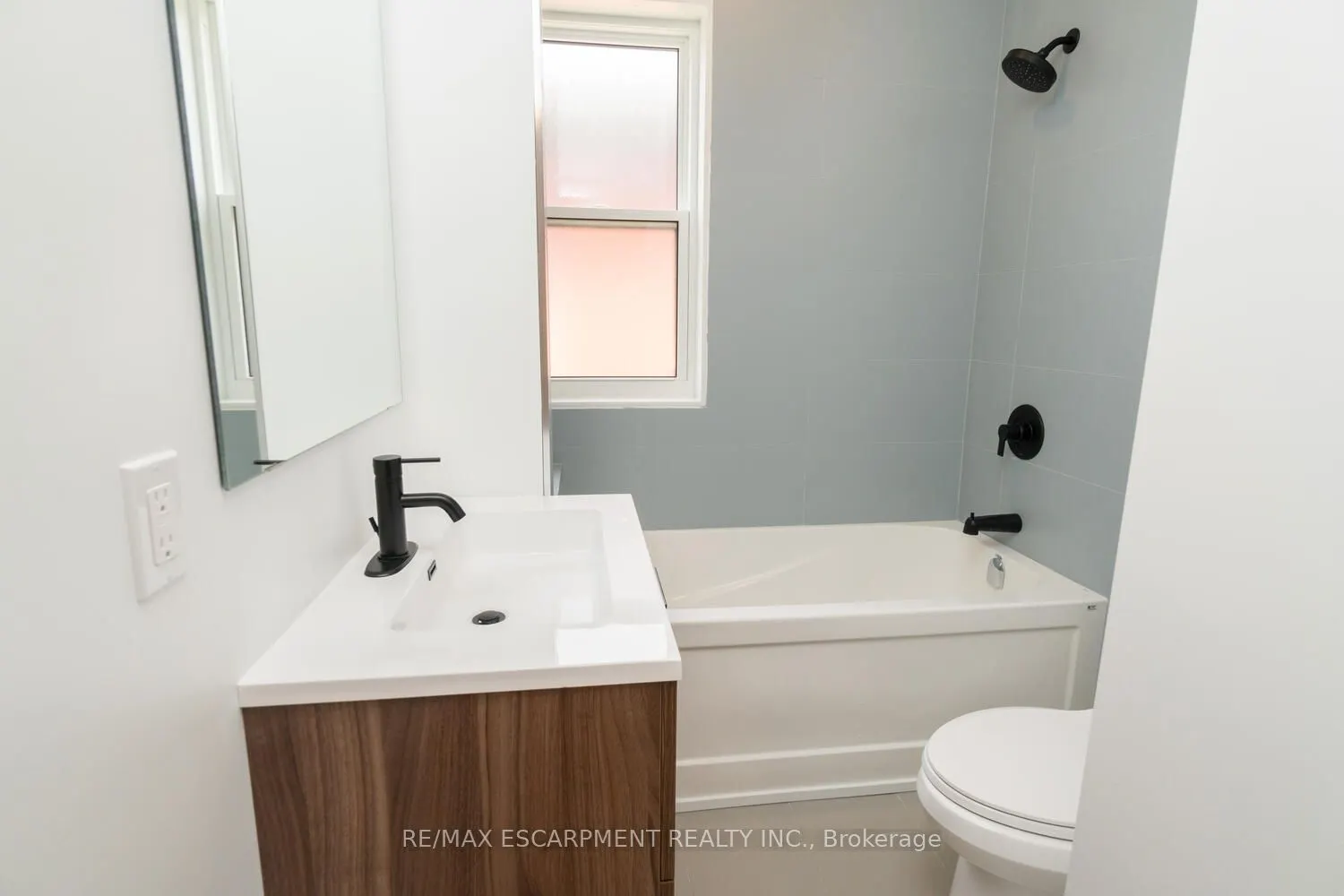 127 Victoria Avenue S, #6