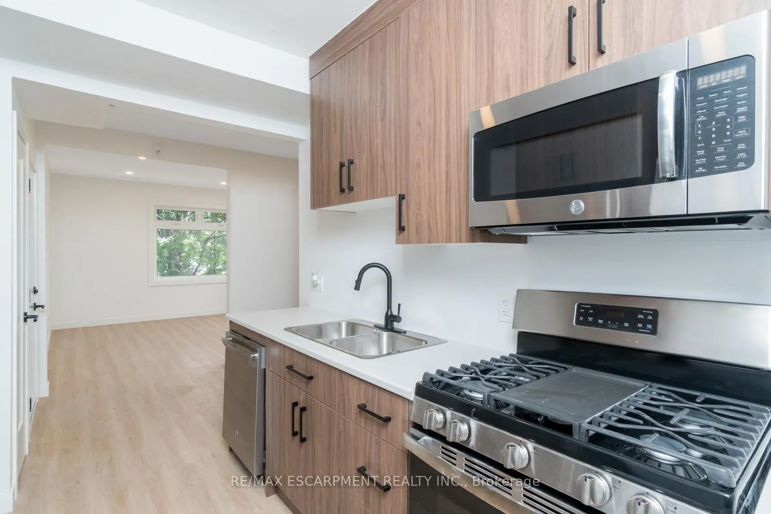 127 Victoria Avenue S, #6