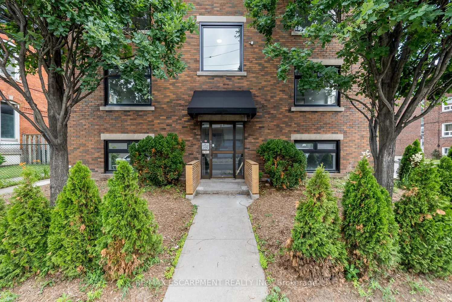 127 Victoria Avenue S, #6