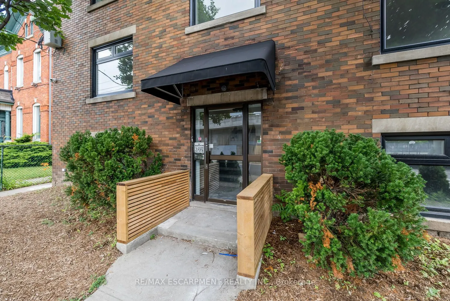 127 Victoria Avenue S, #6